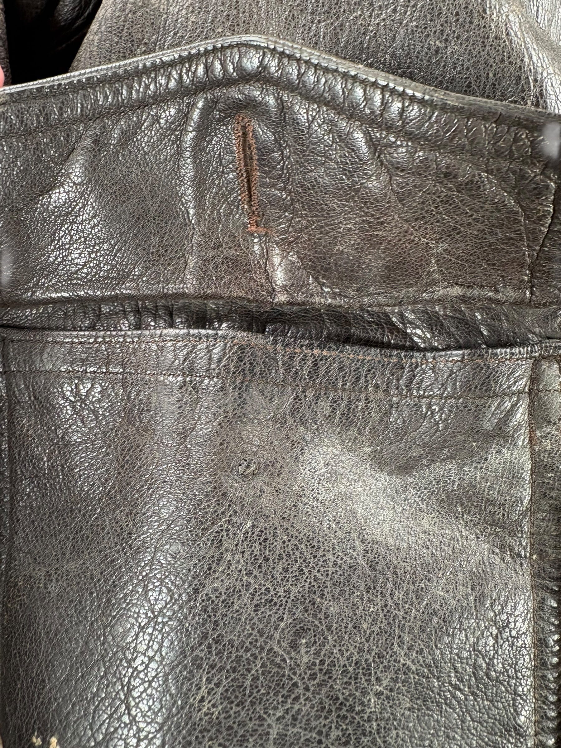 Missing Button on Vintage 40s Era G-1 Leather Flight Jacket SZ M AS IS