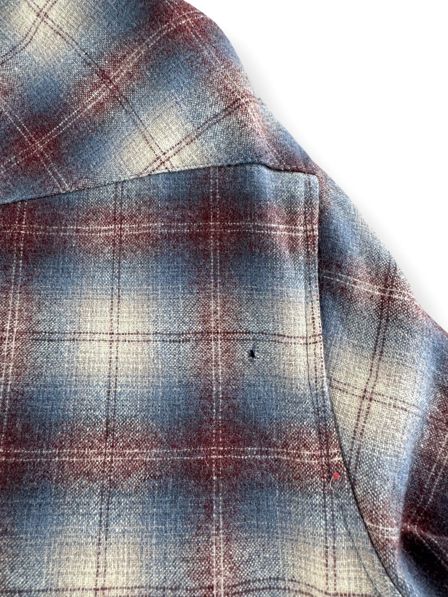 Hole on Vintage Pendleton Western Wear Shadowplaid Pearlsnap SZ M