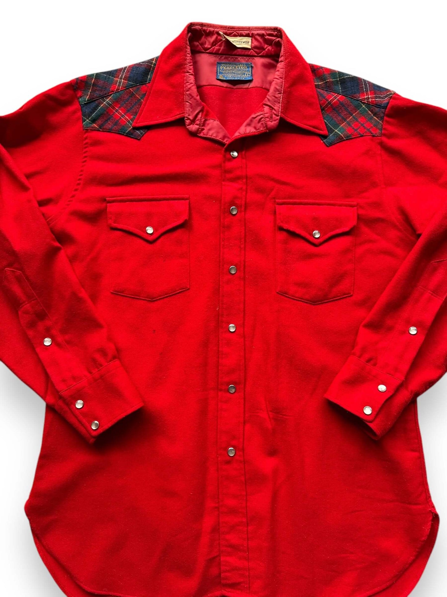 front close up of Vintage Pendleton HGWW Red Flannel SZ L