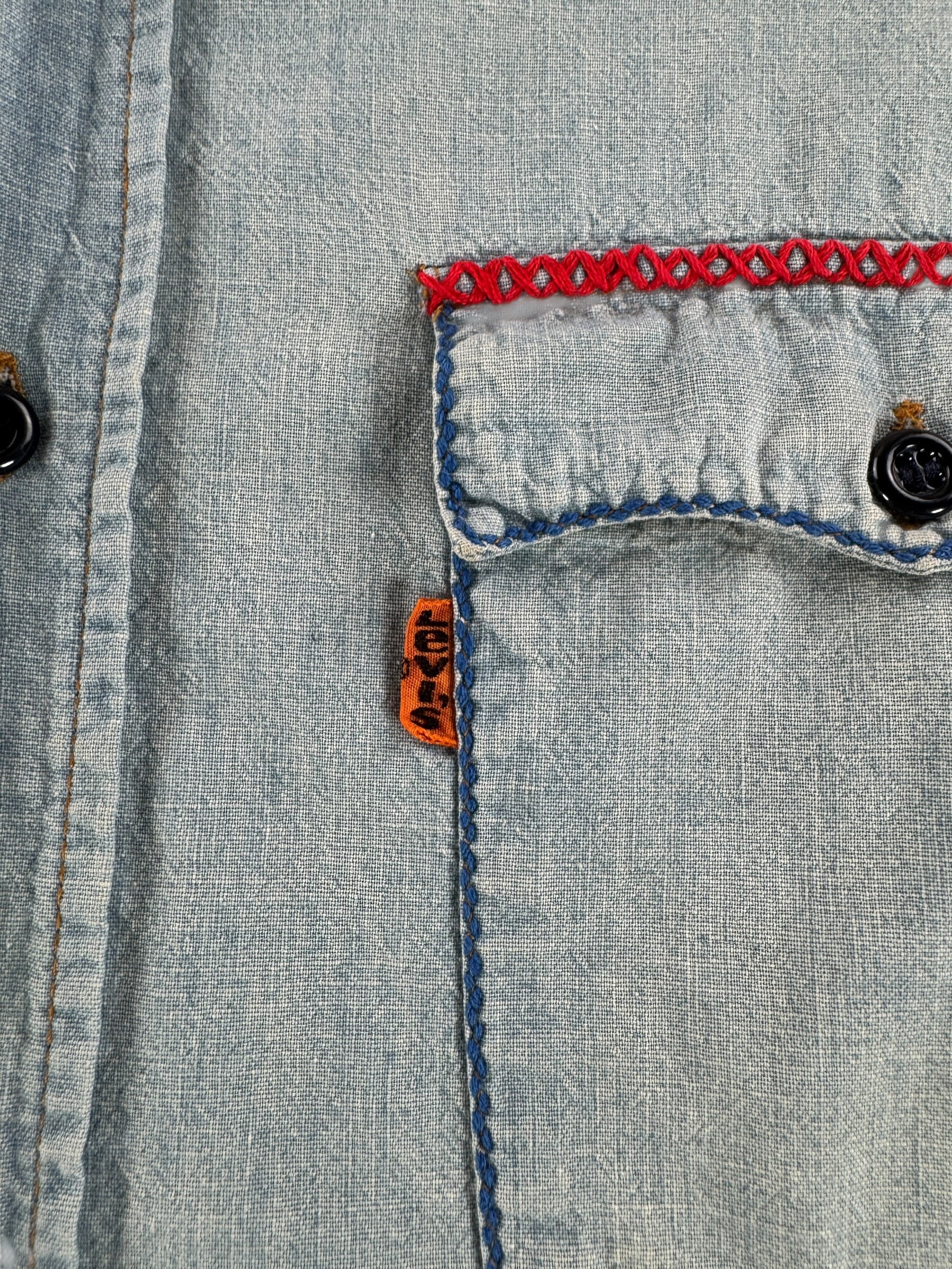 Tab on Vintage Levi's Embroidered Chambray SZ M