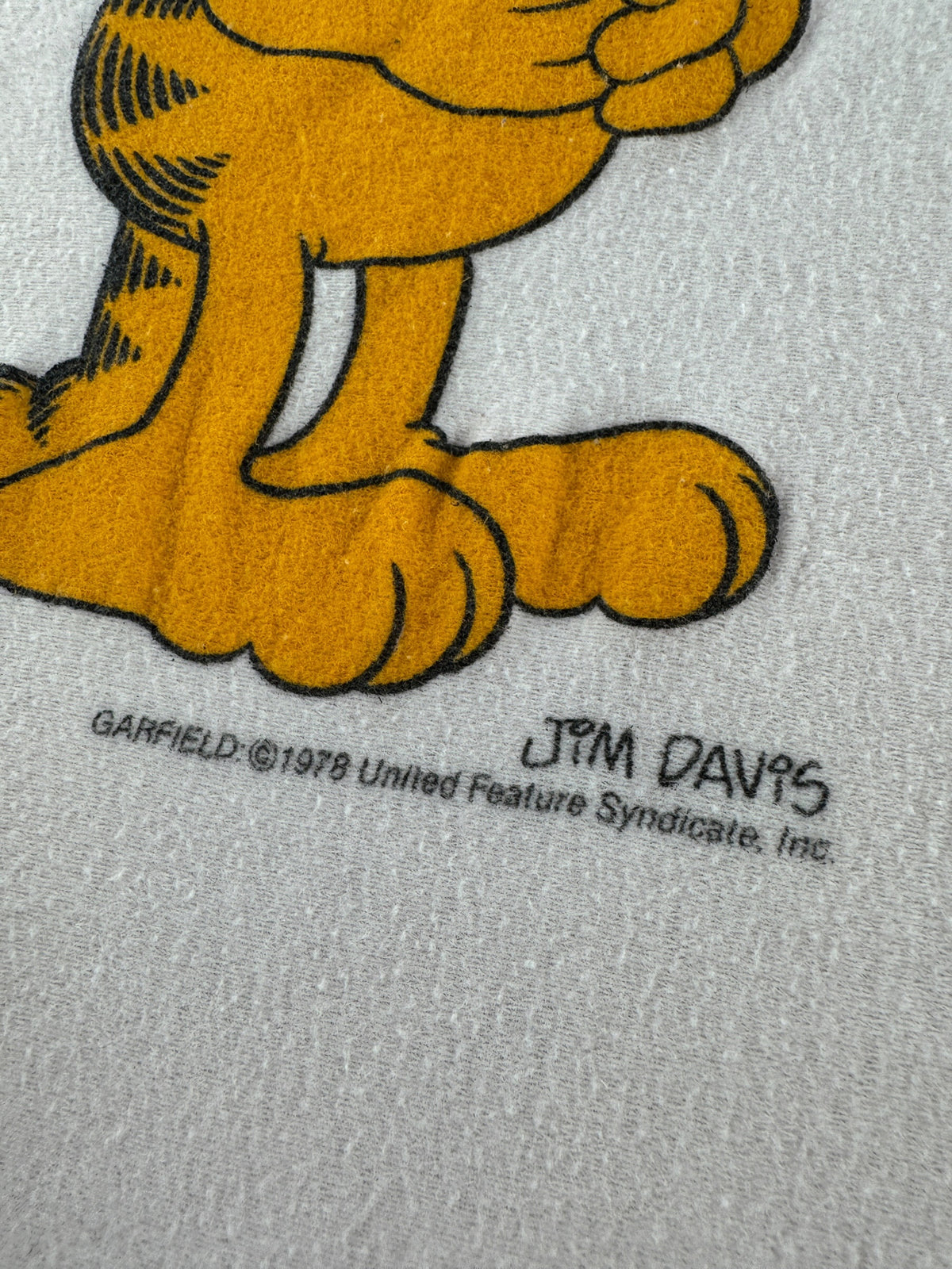 1978 copyright on Vintage Cozy Garfield Night Tee SZ M