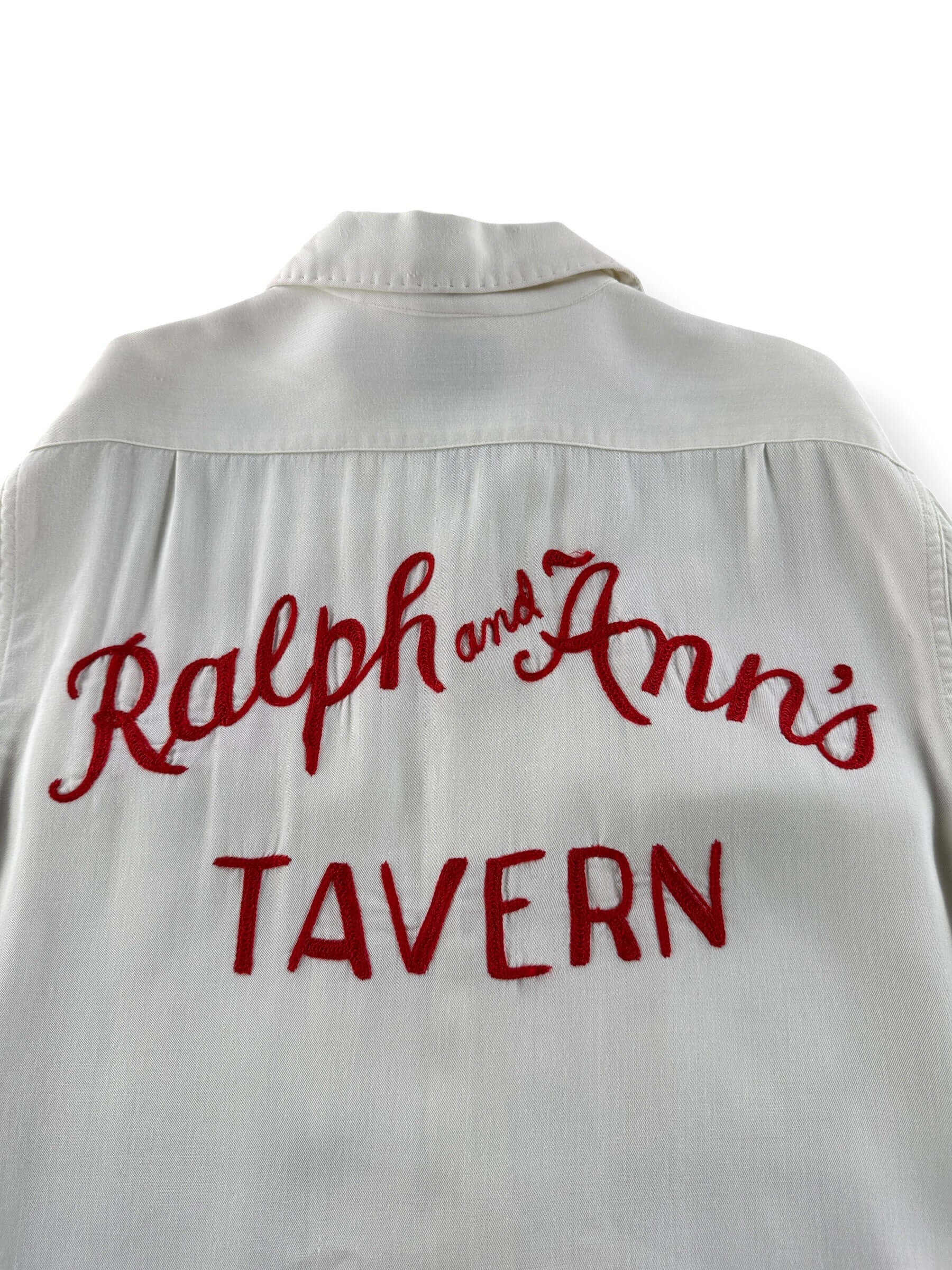 Back Stitching of Vintage Ralph and Anna's Tavern Long Sleeve Bowling Shirt SZ M
