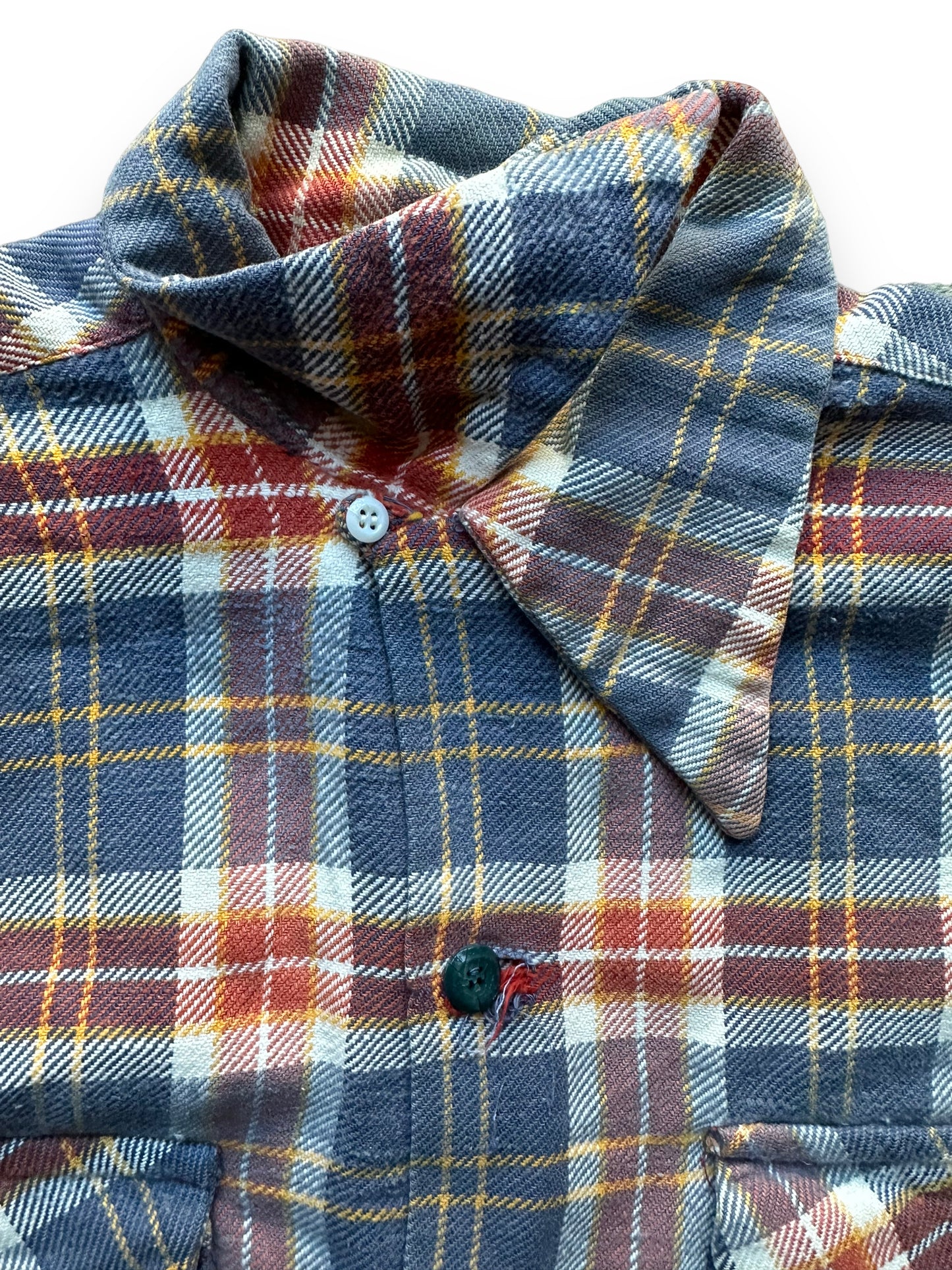 Loop Collar View of Vintage Guymont Cotton Flannel SZ M | Vintage Loop Collar Shirt Seattle | Barn Owl Vintage Seattle