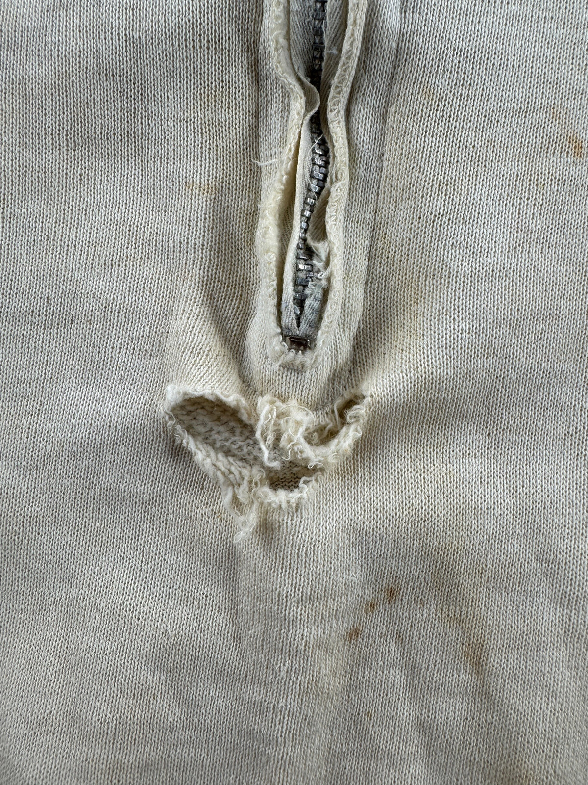 Hole under zipper on Vintage Thrashed 1940s Quarterzip Sweatshirt SZ L