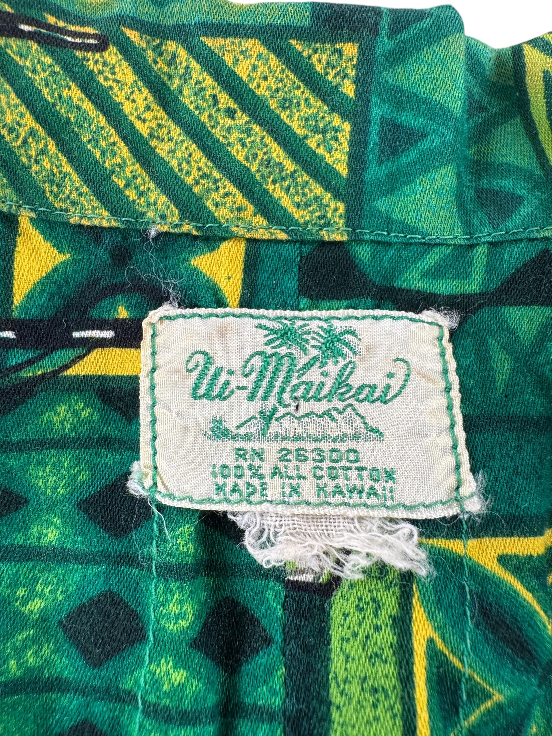 Label on Vintage Ui Maikai Green Cotton Aloha Shirt SZ M