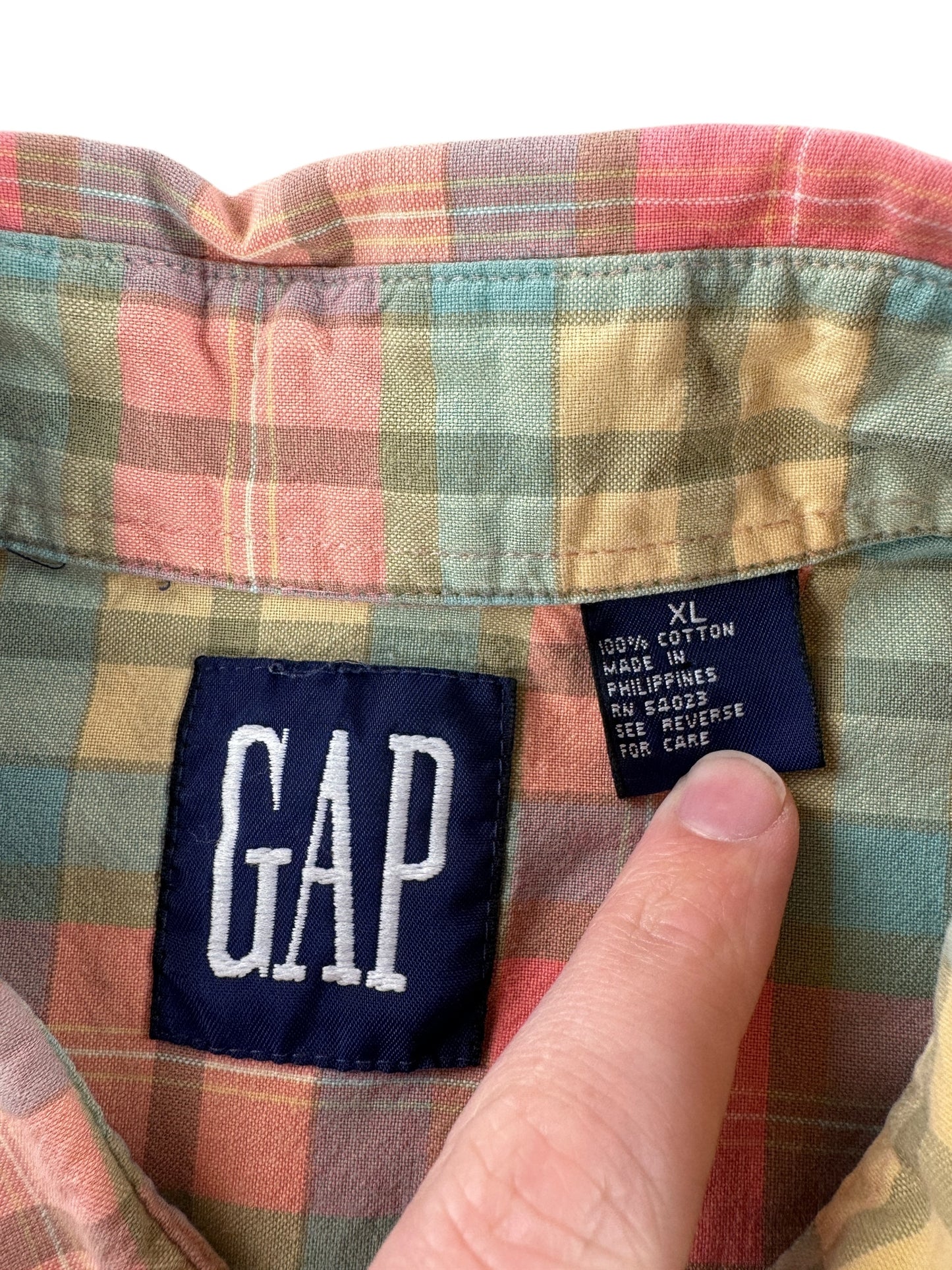 Label on Vintage Muted Pastel Gap Shirt SZ XL