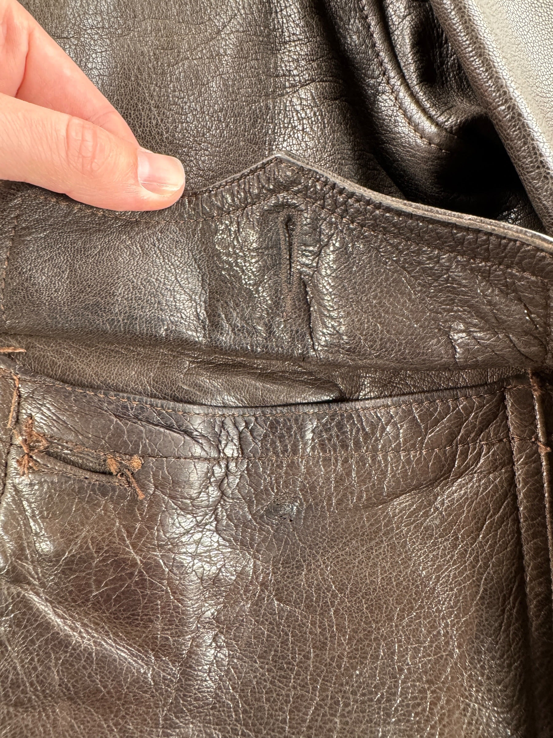 Missing Button on Vintage Leather M422 Flight Jacket SZ M AS IS