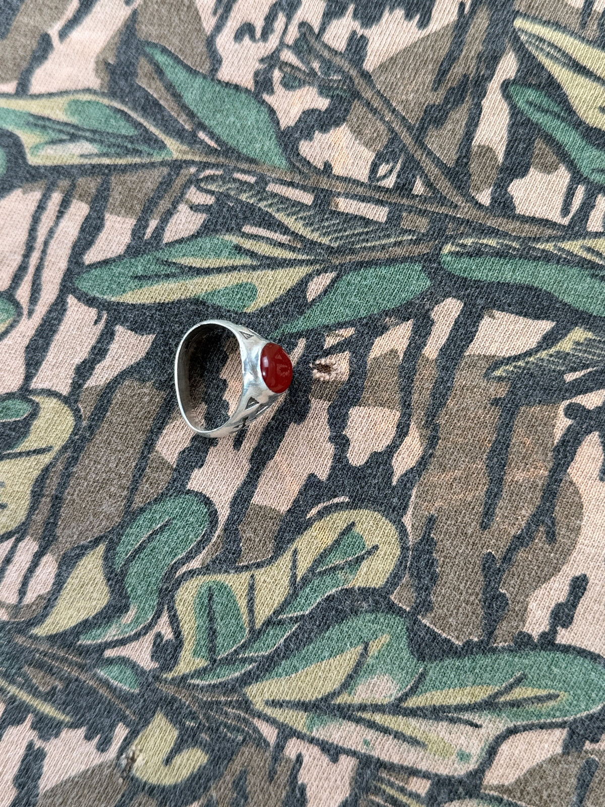 Small hole on front of Vintage 90s Camo Tee SZ XXL