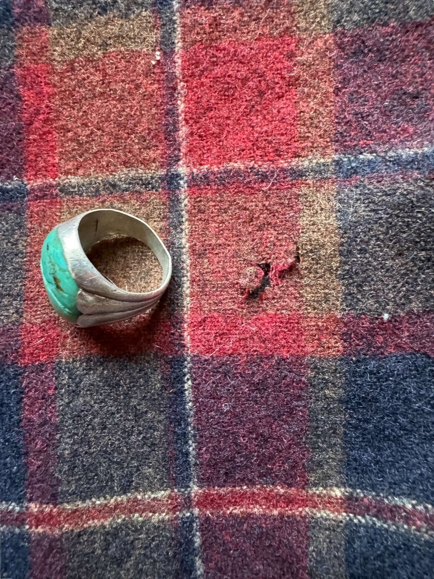 Small Hole on Vintage Red/Tan/Blue Pendleton Wool Flannel SZ L