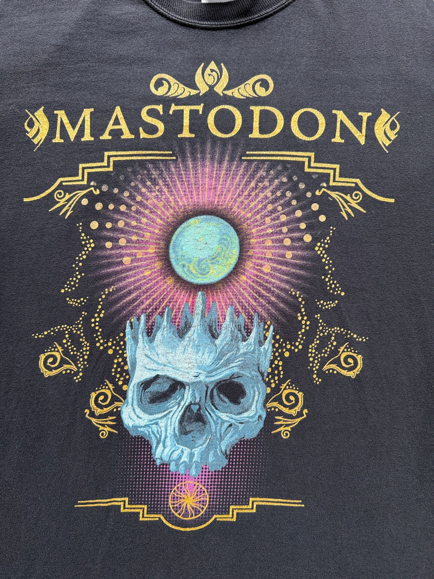 front graphic of Vintage 2000s Mastodon Band Tee SZ M