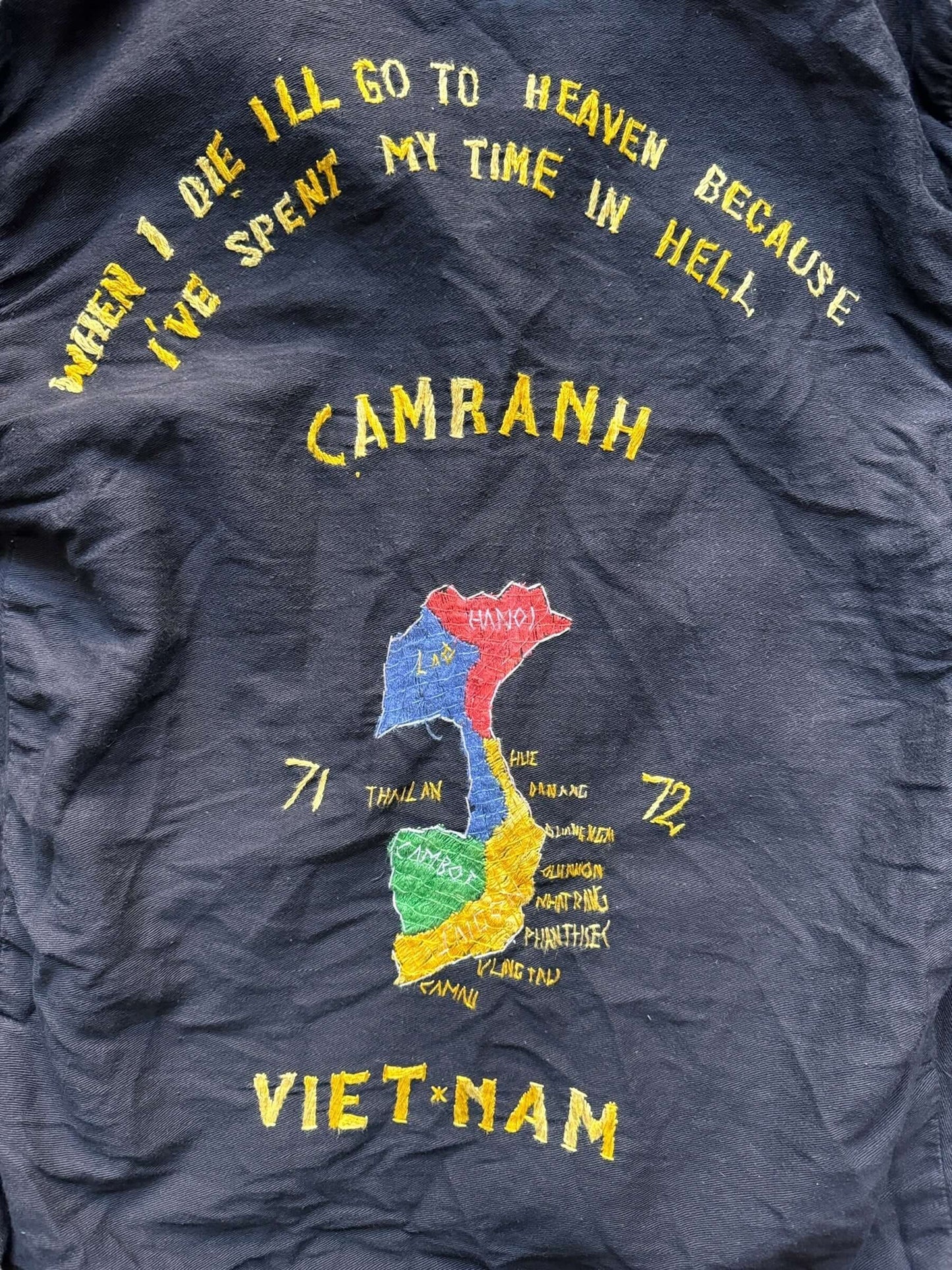 Rear Graphic Close Up on Vintage Viet Nam Souvenir Jacket SZ XL