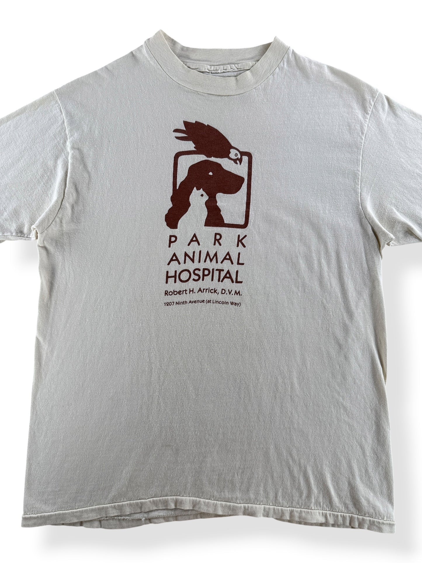 Close-up of Vintage Park Animal Hospital Tee SZ M