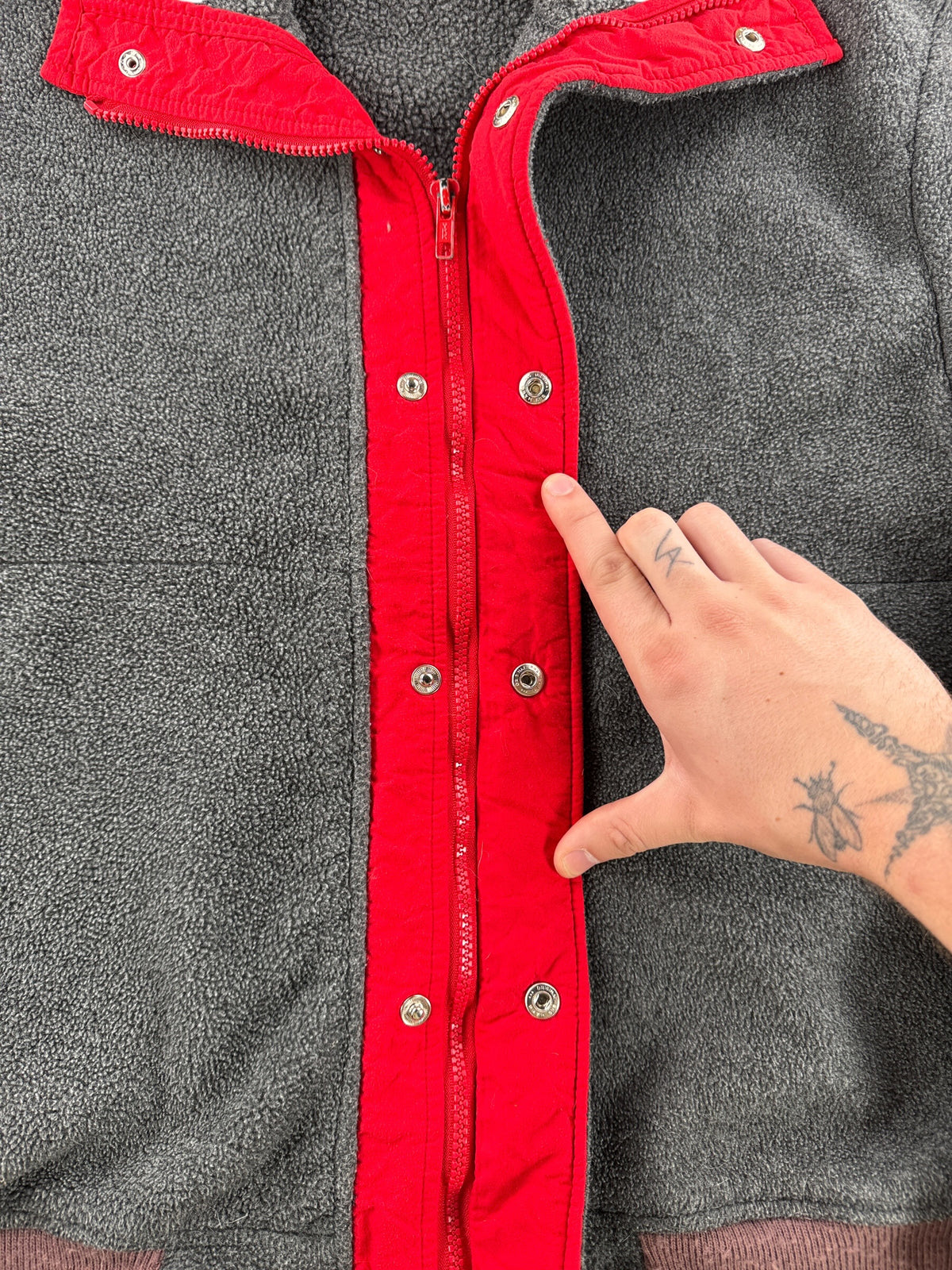 Zipper and buttons on Vintage Woolrich Grey Zip Up Fleece SZ L