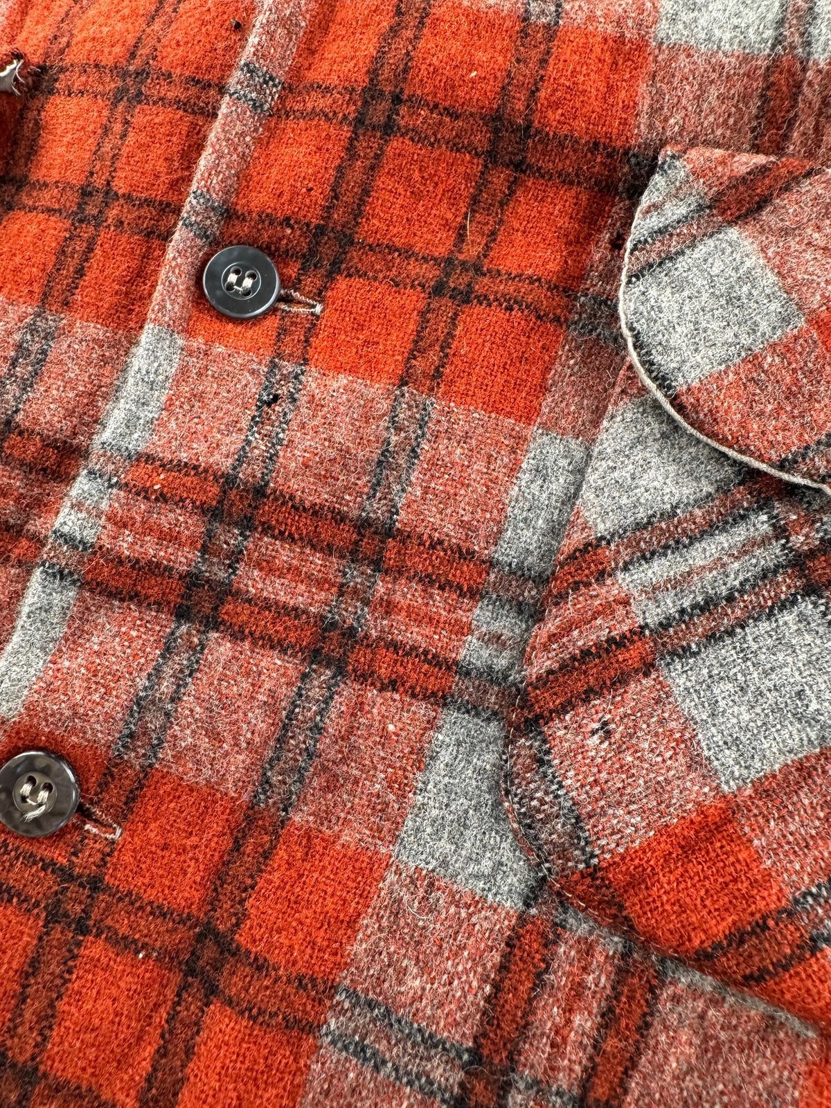 Small holes on front of Vintage 70s Troy Wool Blend Board Shirt SZ L