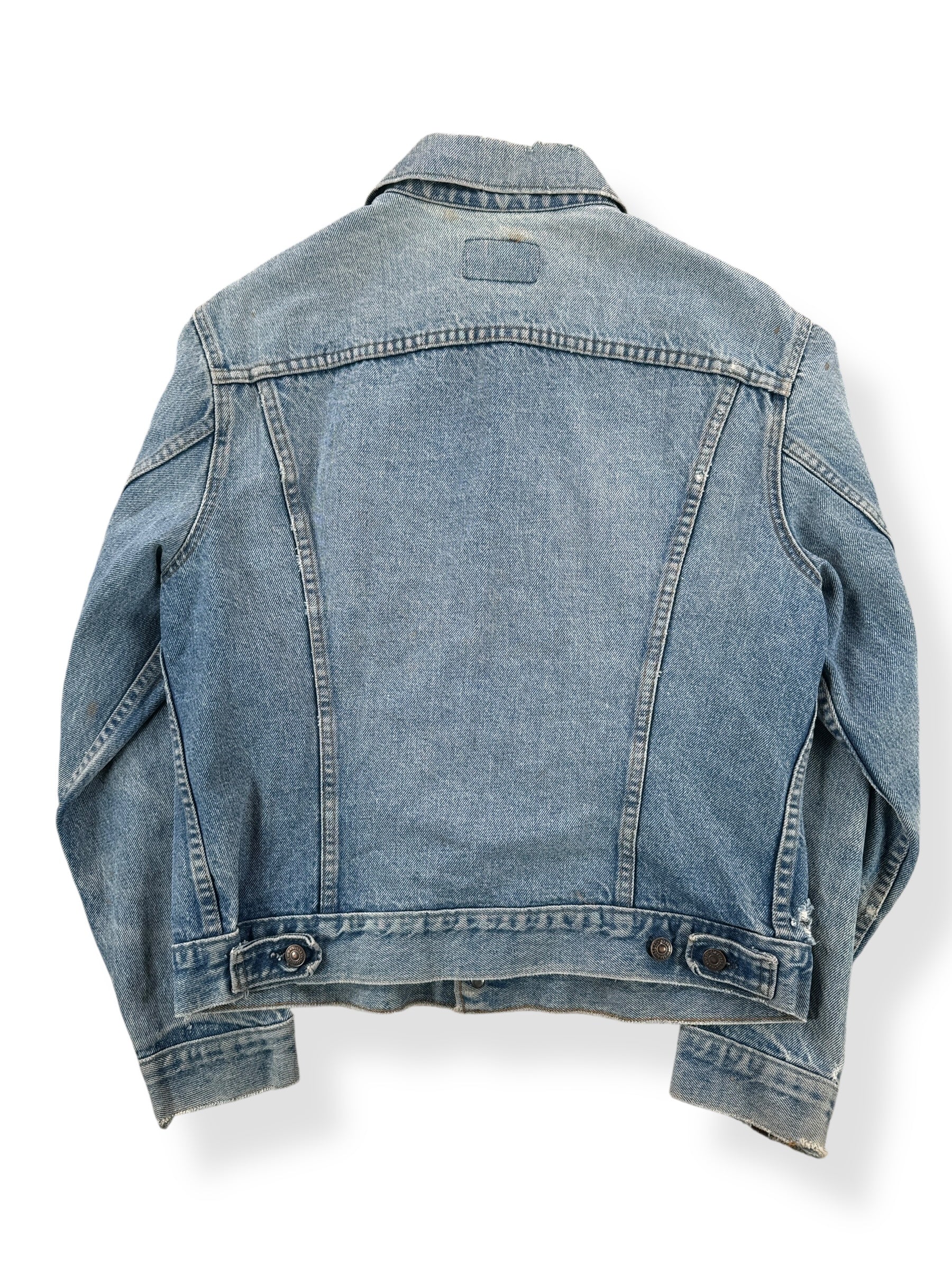 Back of Vintage Light Wash Levis 2 Pocket 70505 Jacket SZ 42