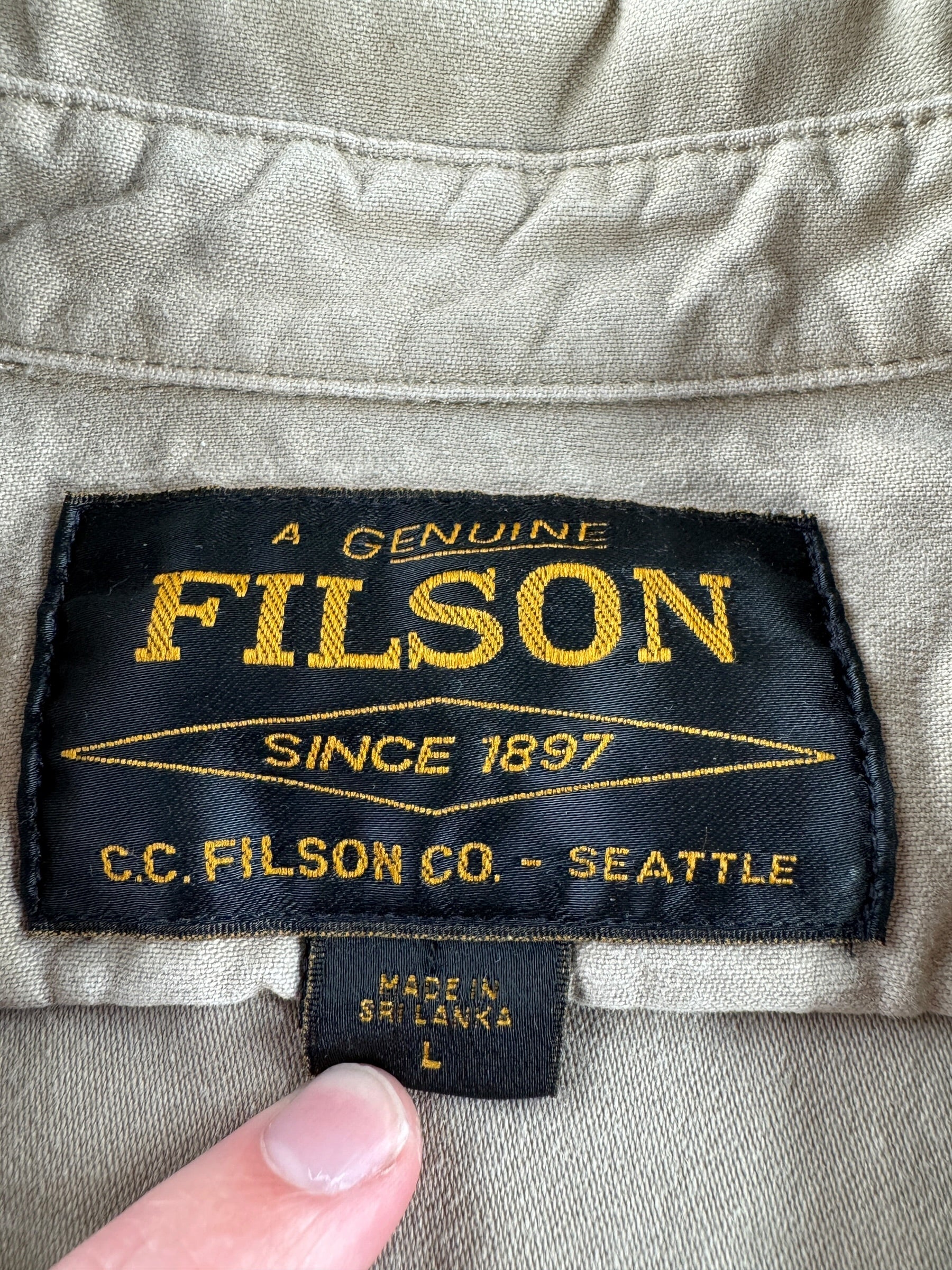 Label on Filson Field Jac Shirt SZ L