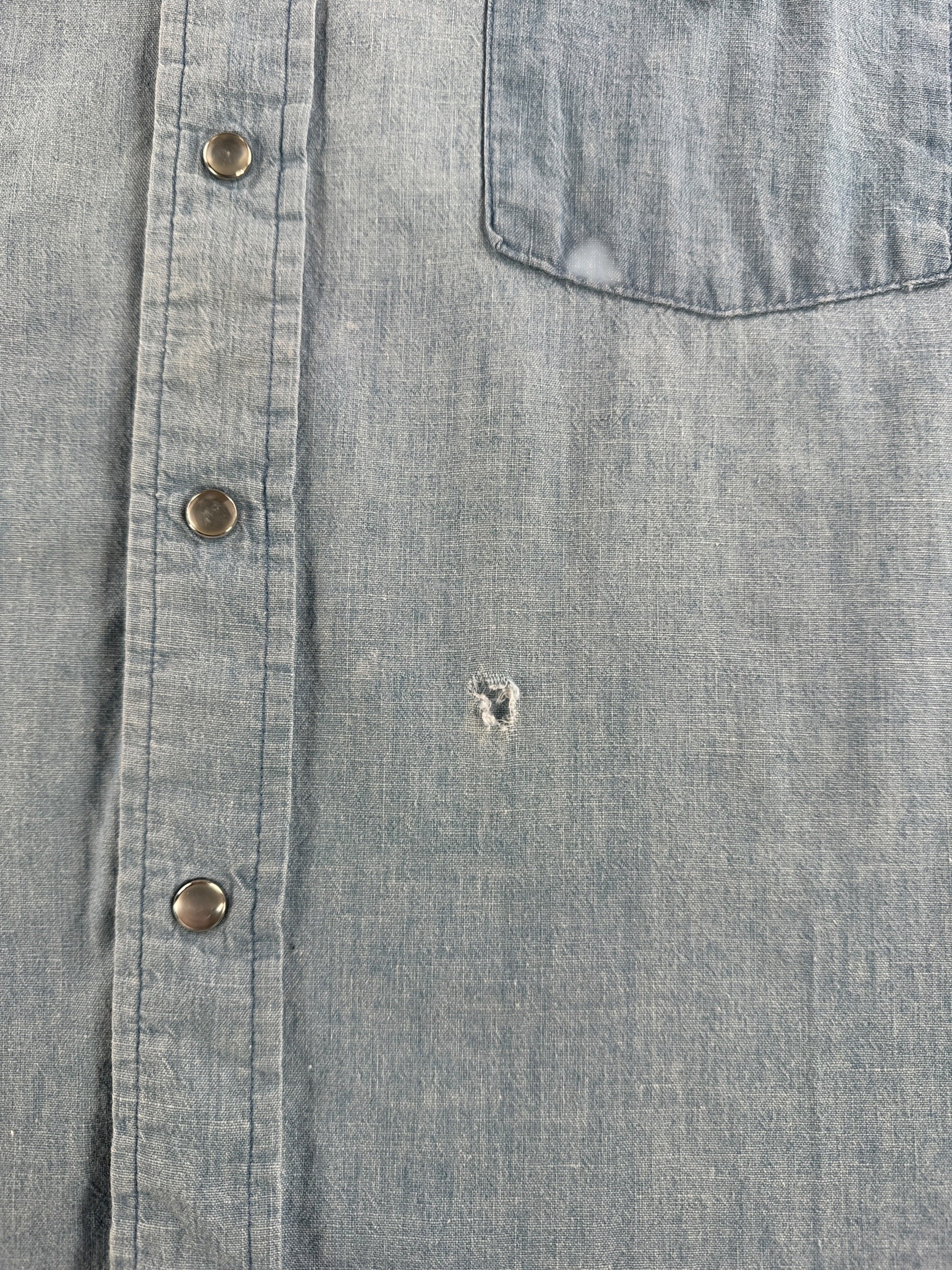 Hole on Vintage Lee Chambray Pearlsnap SZ XL