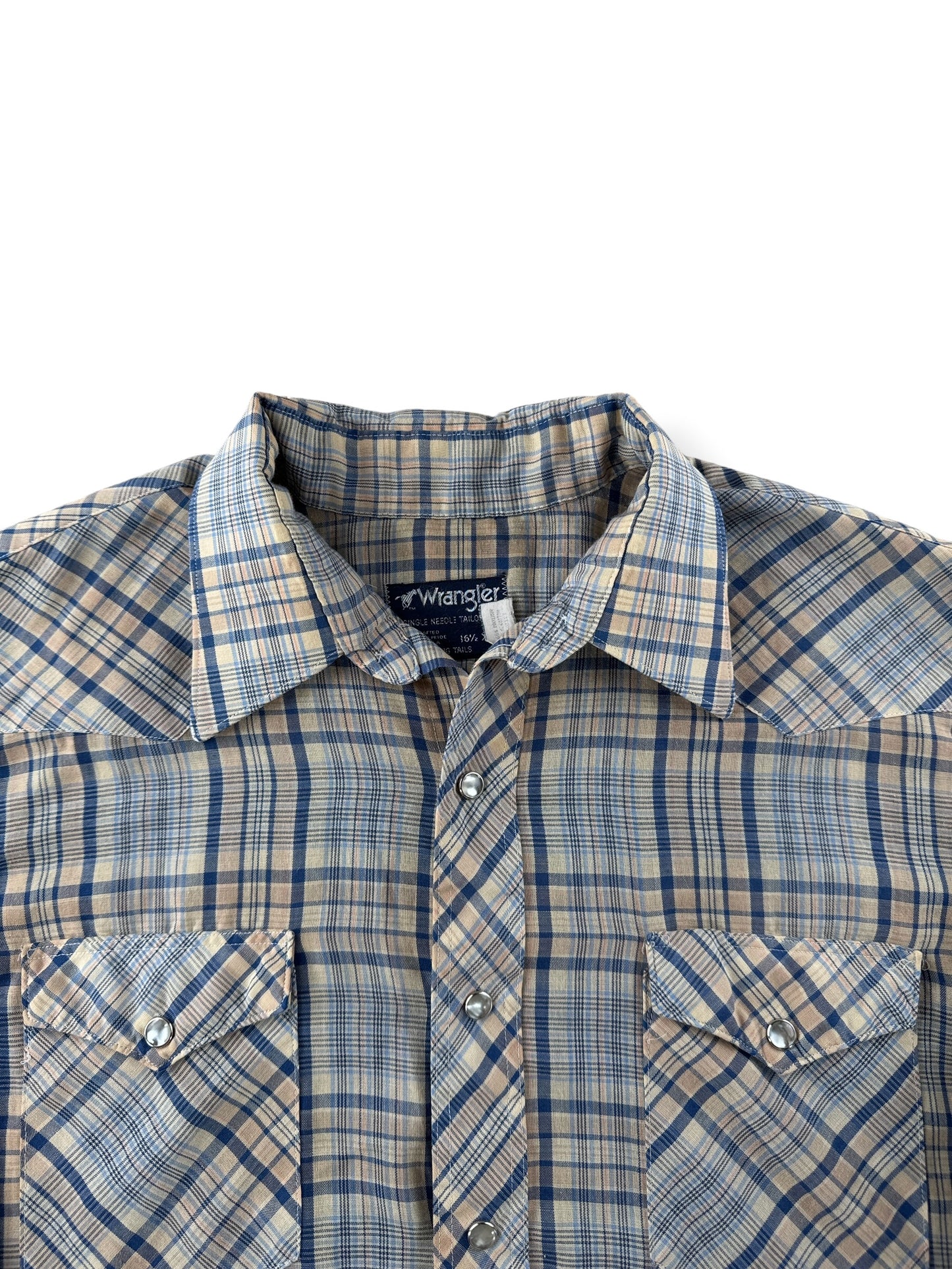 Collar on Vintage Wrangler Pearl Snap SZ 16 1/2