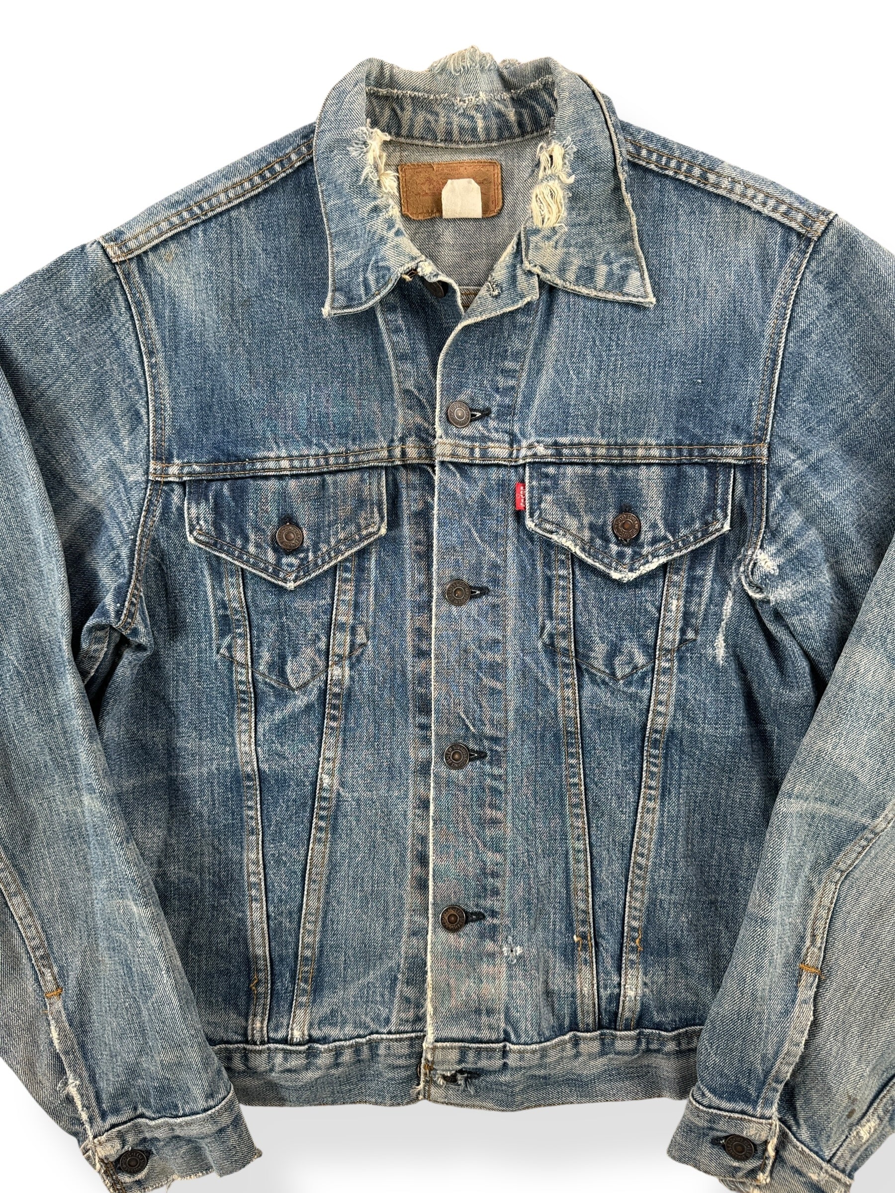 Front Close Up of Vintage Levis 70215 Jacket SZ 42L