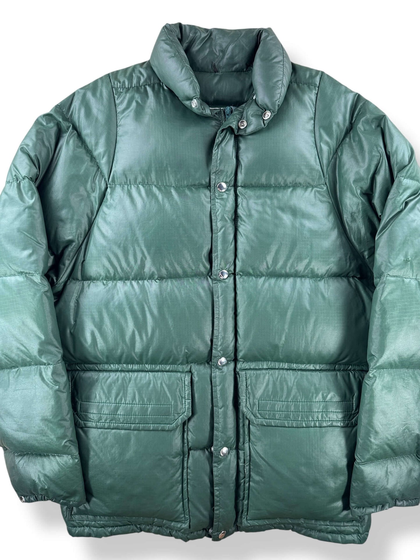 Front Close Up of Vintage Black Mfg Co Rainier Down Jacket SZ L