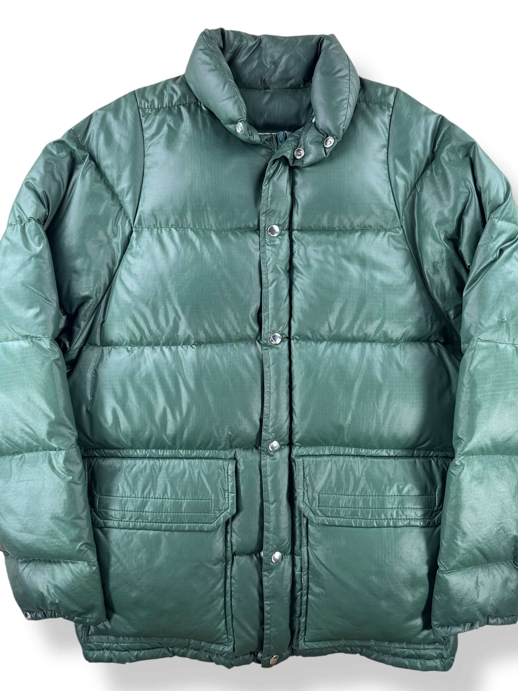 Front Close Up of Vintage Black Mfg Co Rainier Down Jacket SZ L