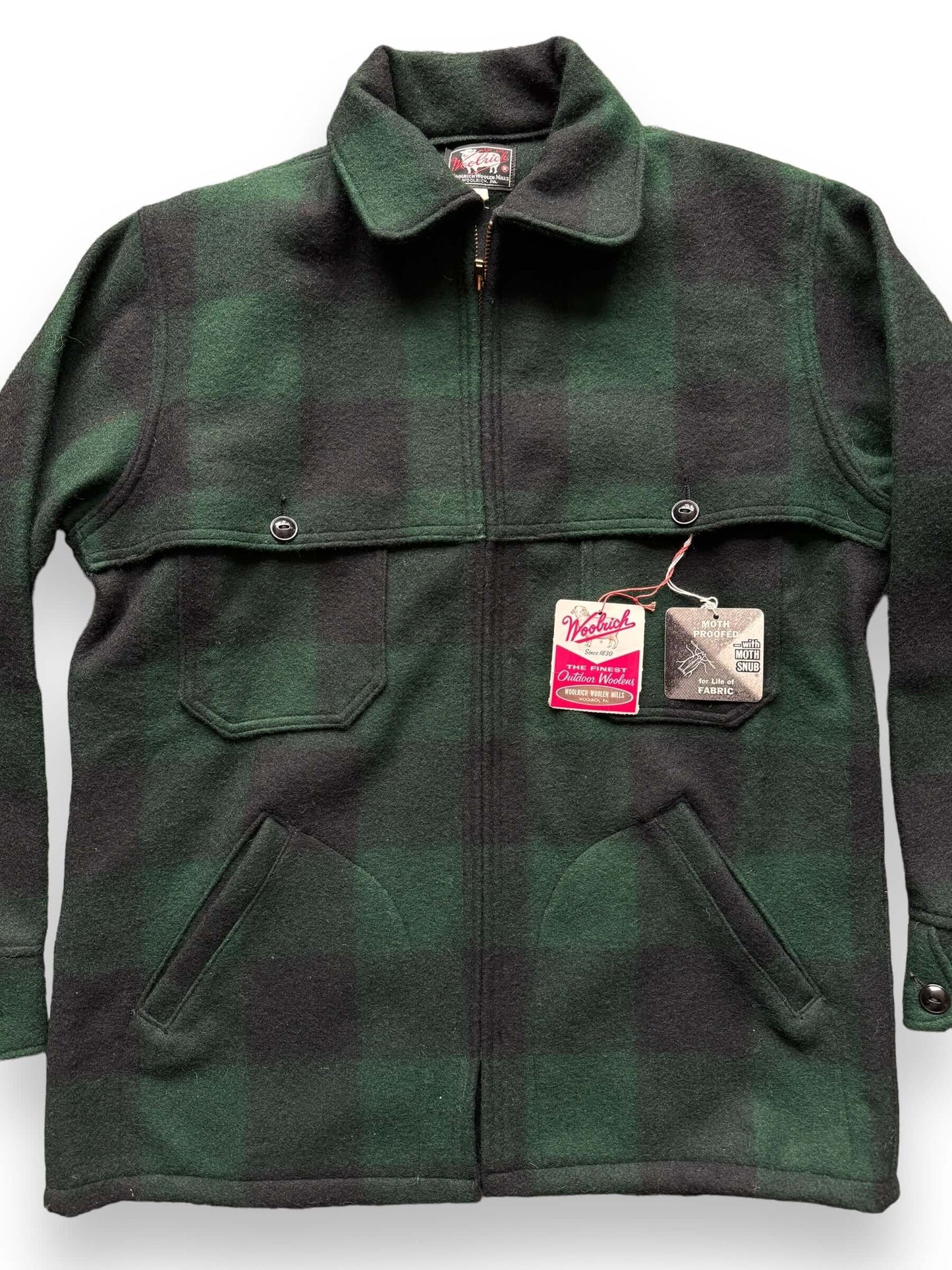 front close up of NOS Woolrich Green Plaid Wool Zip Up Jacket SZ 42