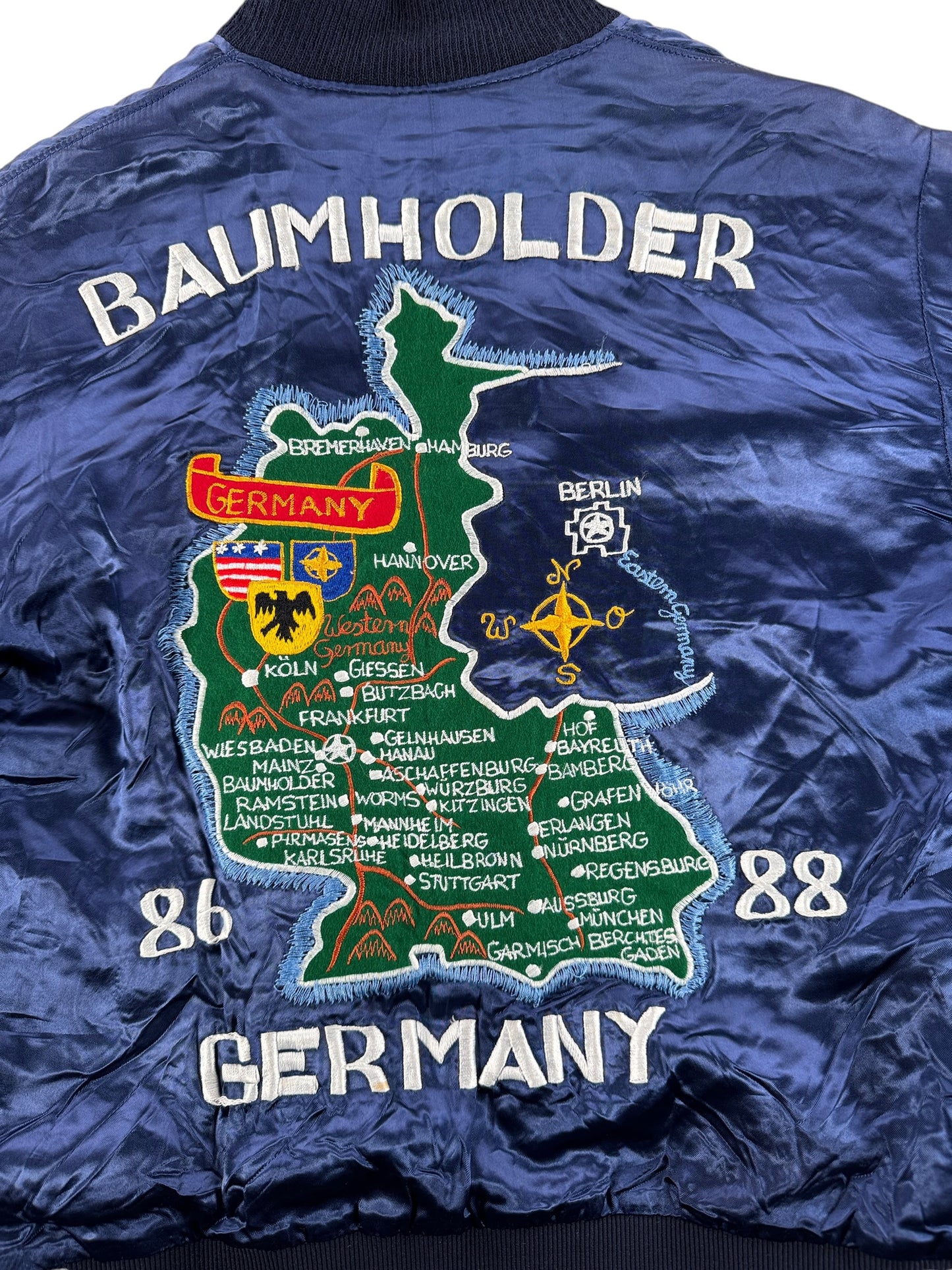 Back Embroidery on Vintage 80s Era German Souvenir Jacket SZ S