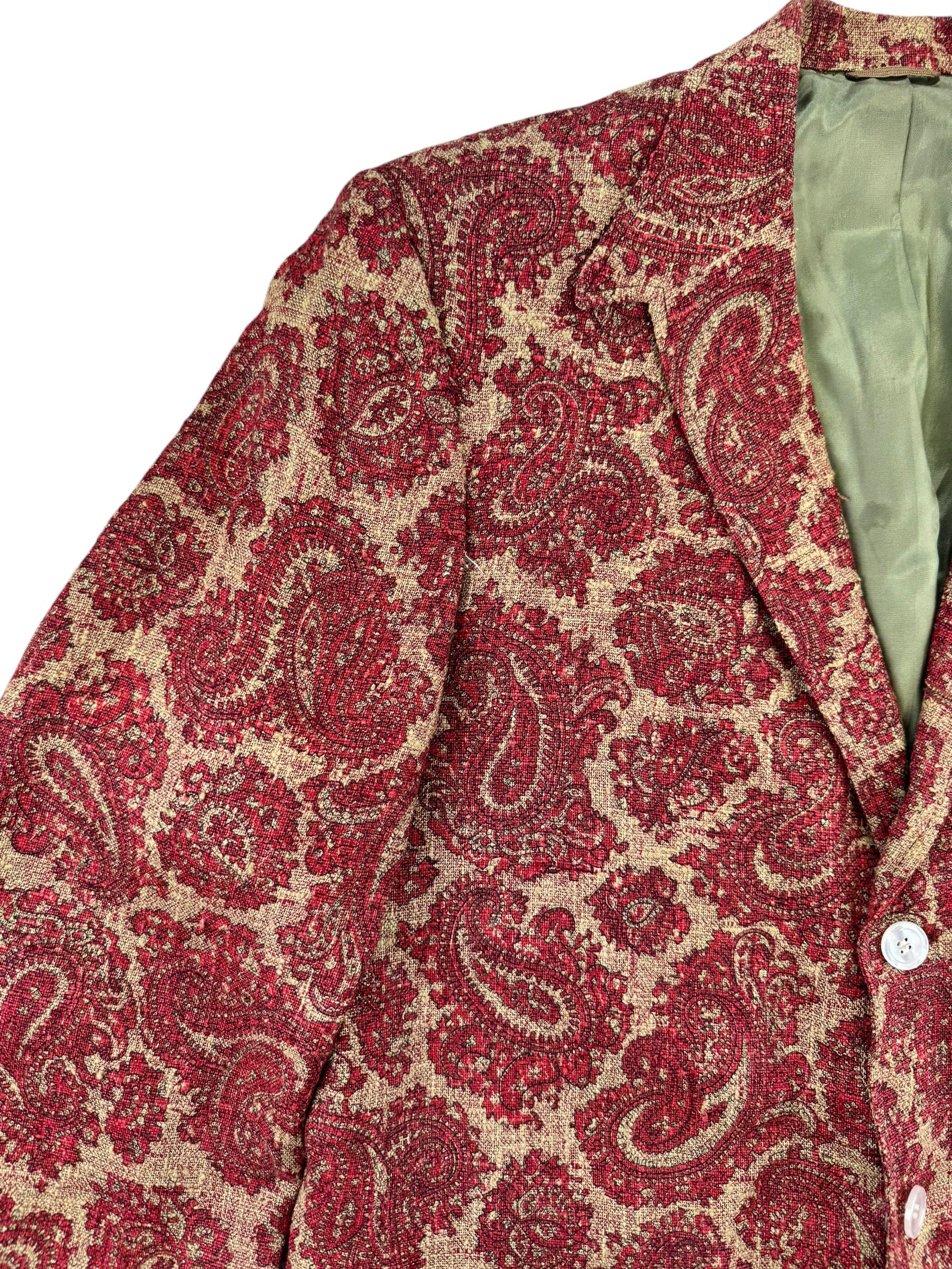 right shoulder view of 1970s Towncraft Prep Paisley Blazer M