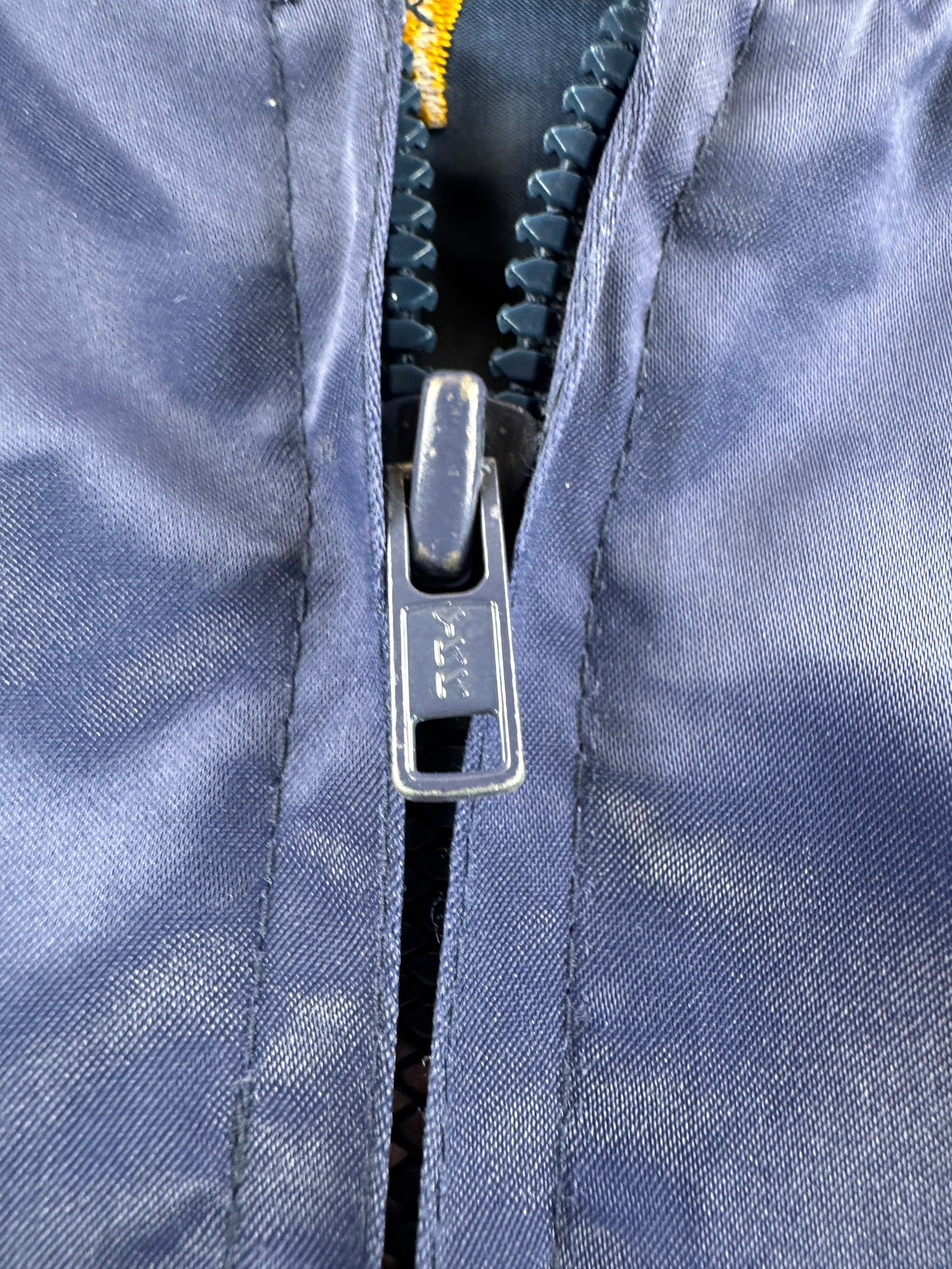 Zipper on Vintage 80s Souvenir Jacket SZ M