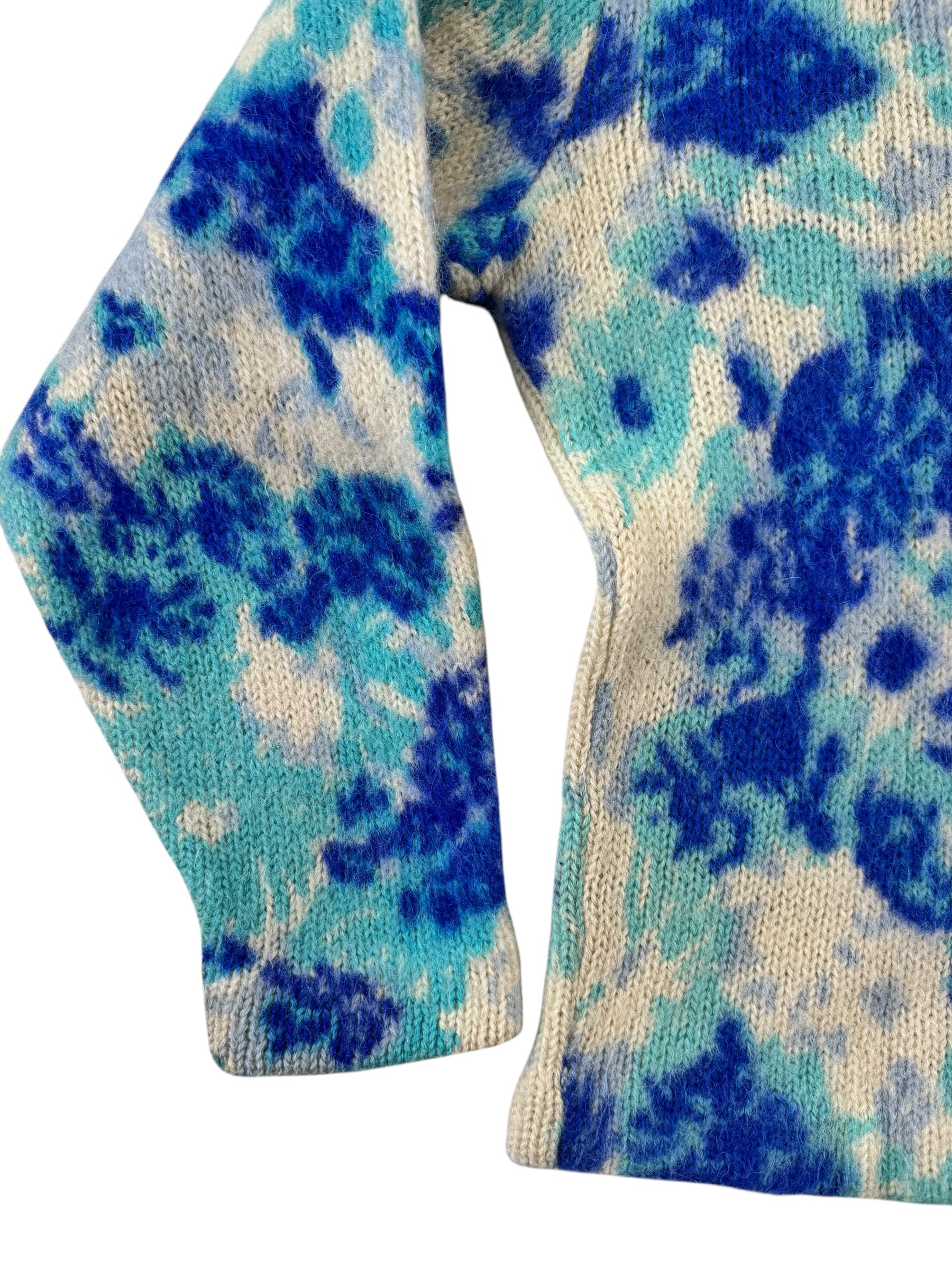 Front lower right side of 1960s Wool Floral V-Neck Sweater M