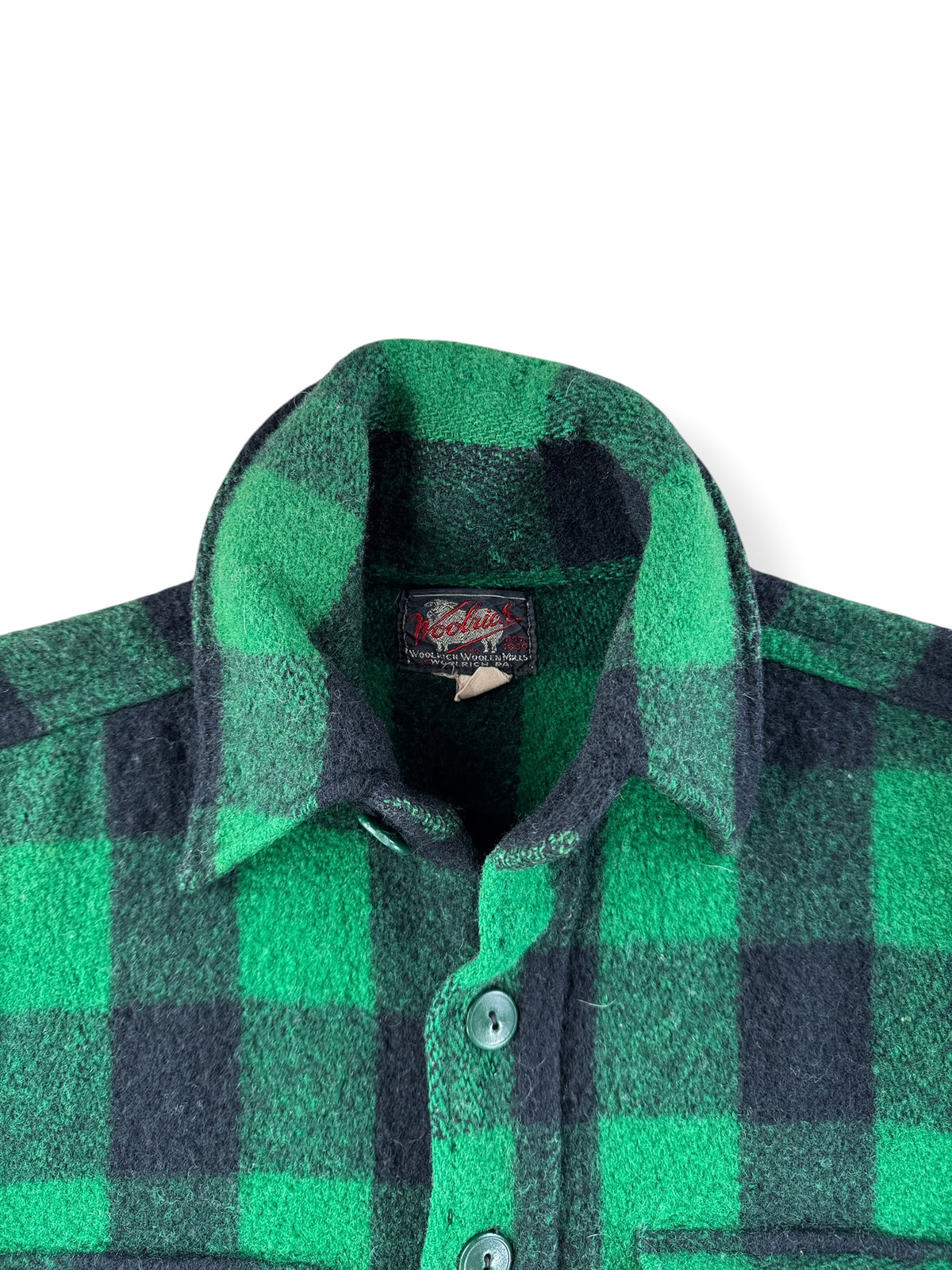 Collar on Vintage 50s Woolrich Green Buffalo Plaid Wool Flannel SZ 15