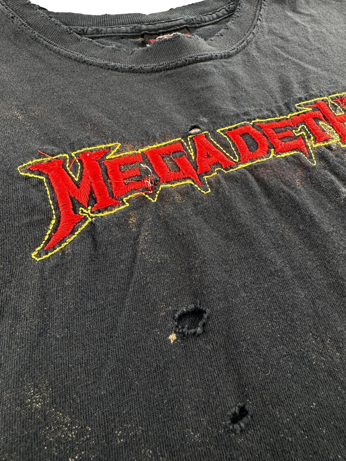 holes of Vintage Megadeth Thrashed Tee SZ M