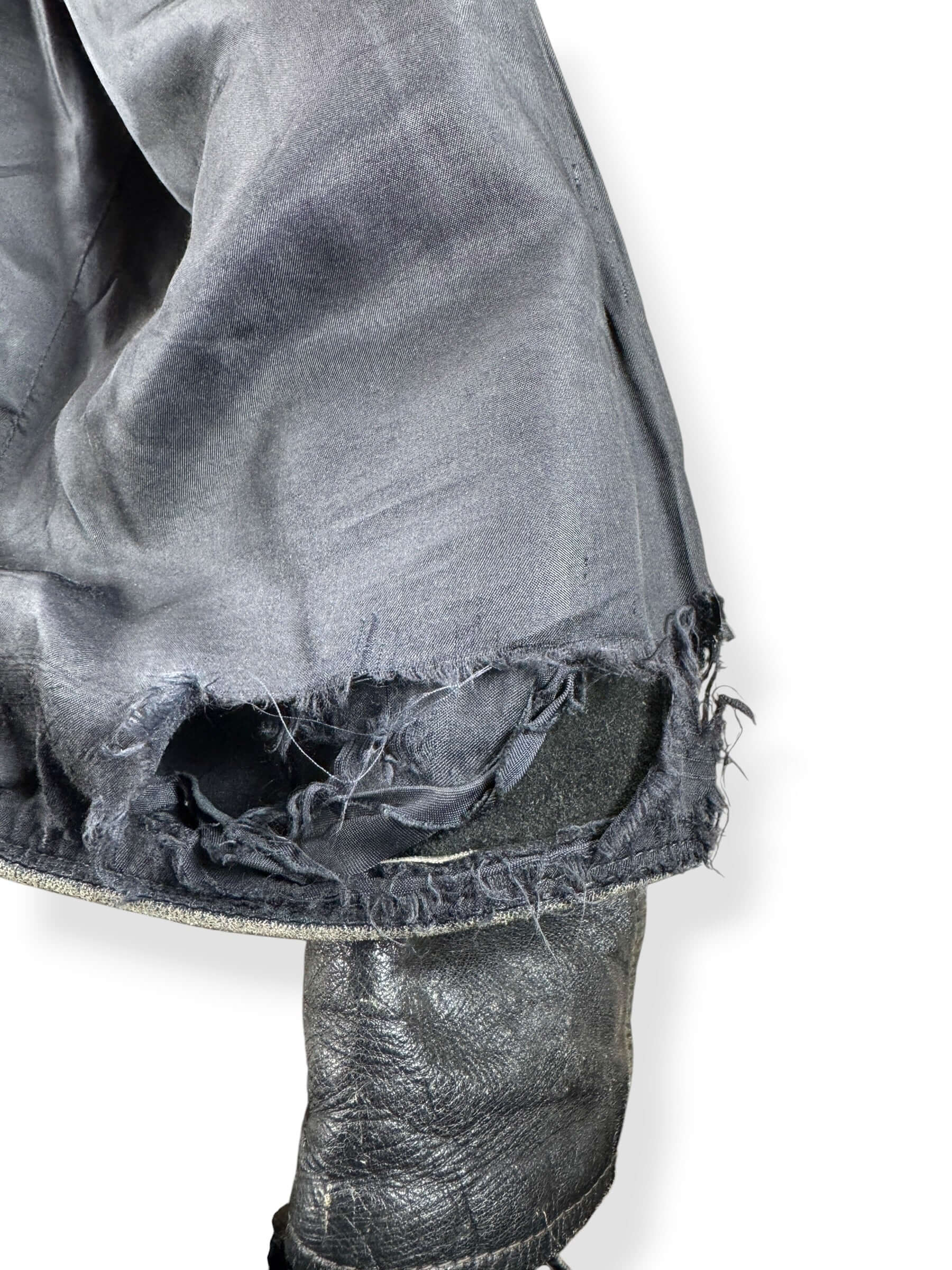 Thrashed Lining on Vintage Black Cowhide Leather Coat SZ M