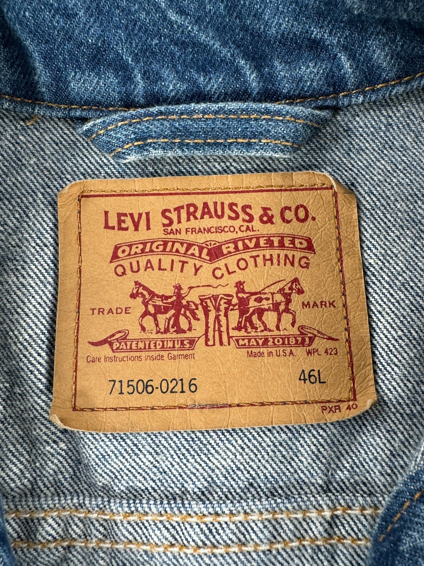 Label on Vintage Made in USA Levis Type 3 71506-0216 SZ 46L