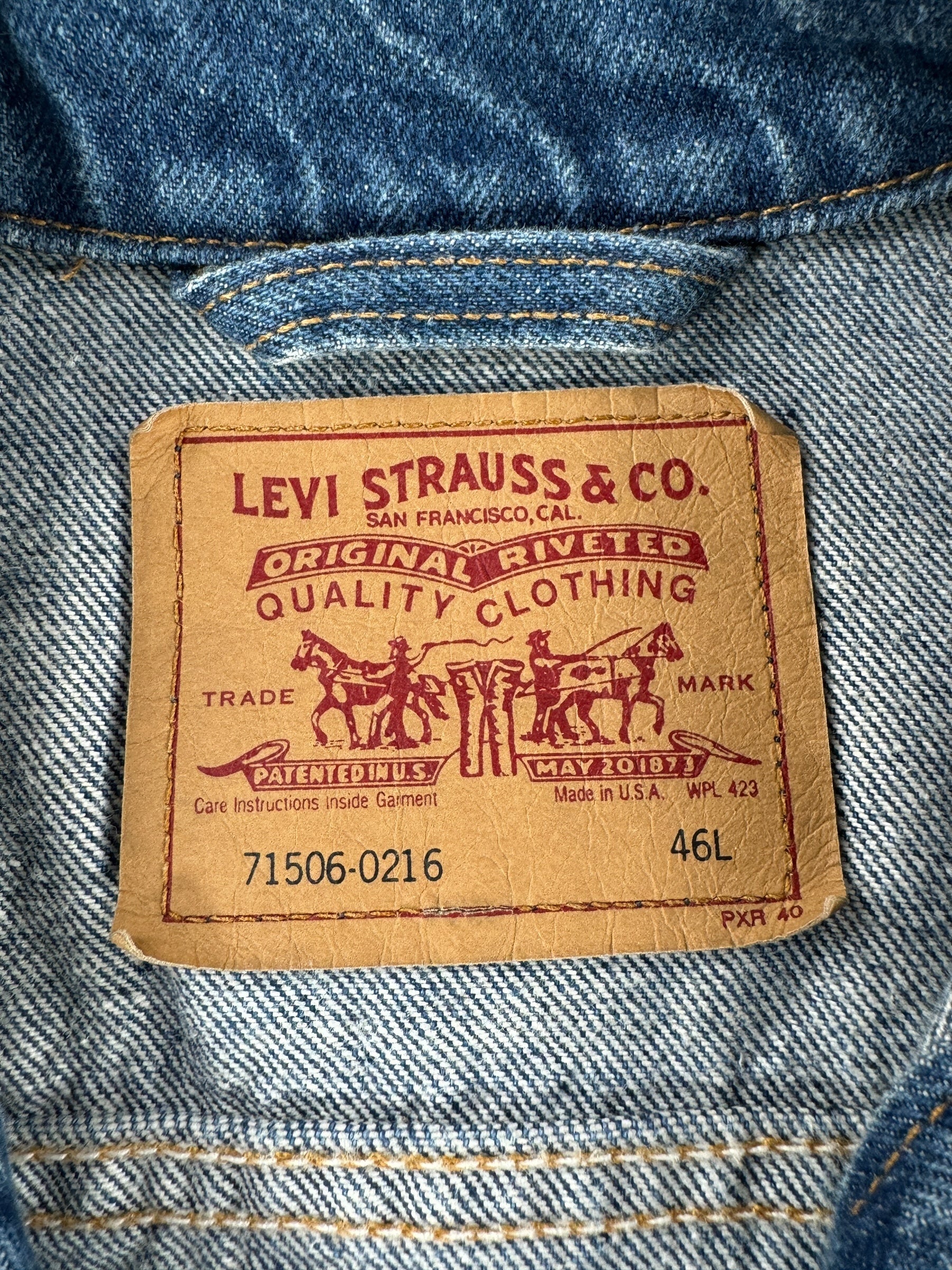 Label on Vintage Made in USA Levis Type 3 71506-0216 SZ 46L