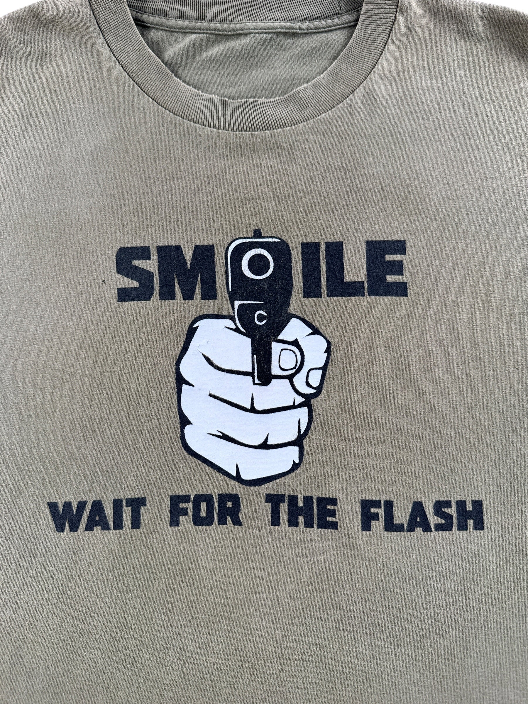 Graphic of Vintage Smile Wait For The Flash Tee SZ XL