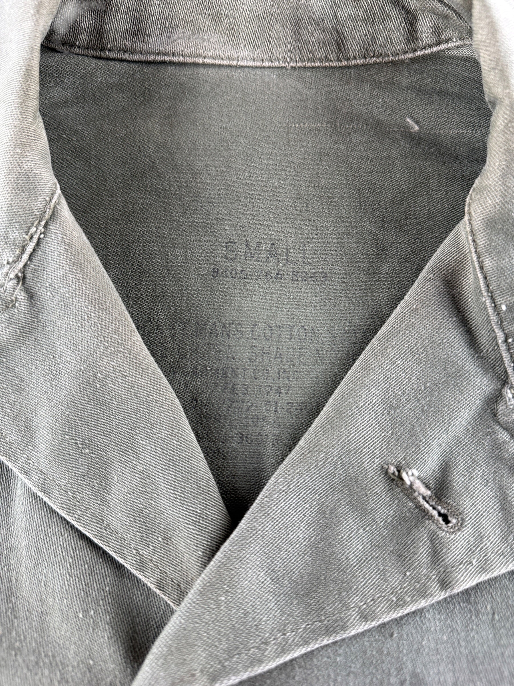 Collar and size stamp on Vintage 50s Korean Era Modified Military Shirt SZ S