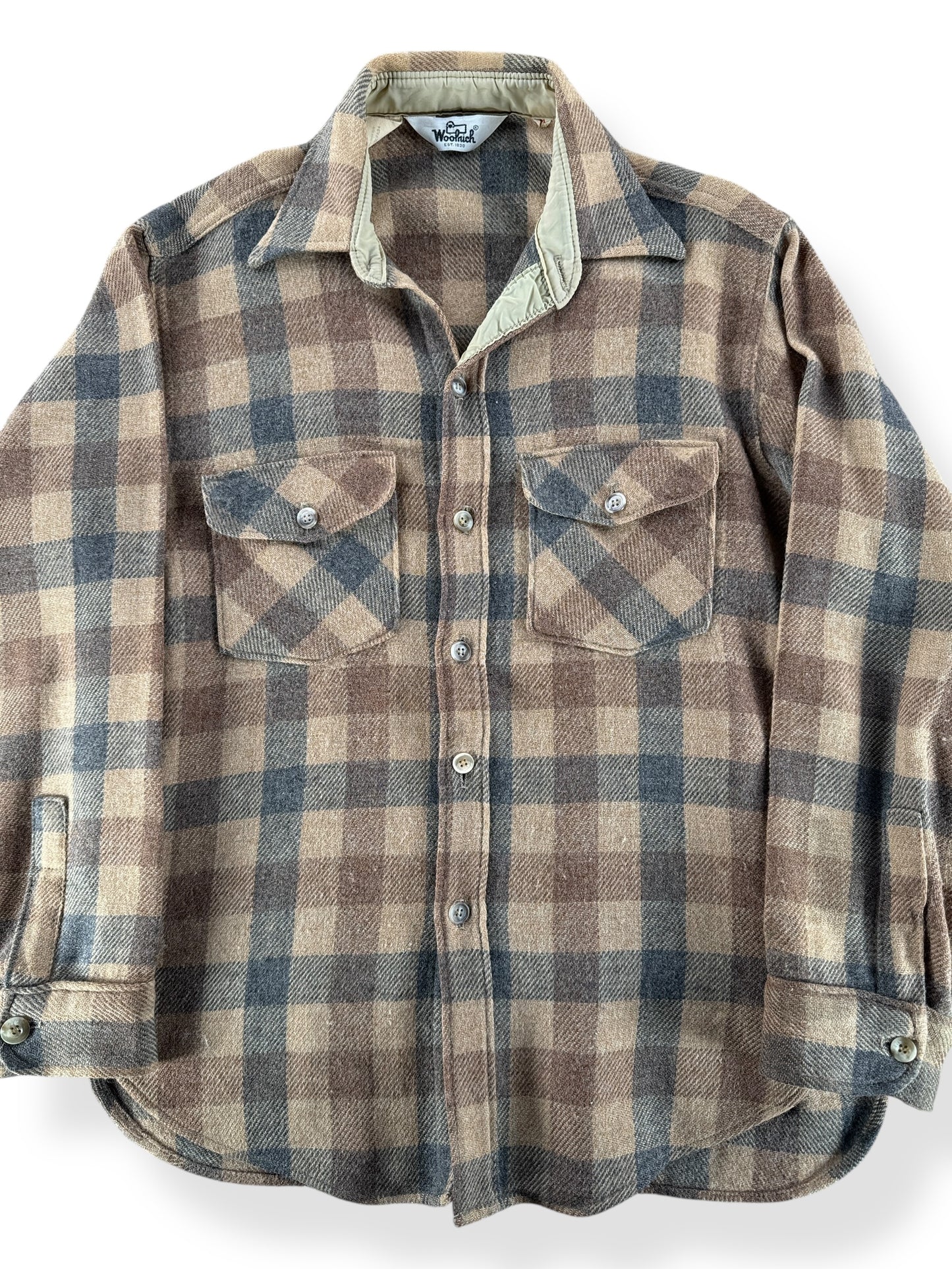 Front Close Up of Vintage Beige & Grey Woolrich Flannel SZ M
