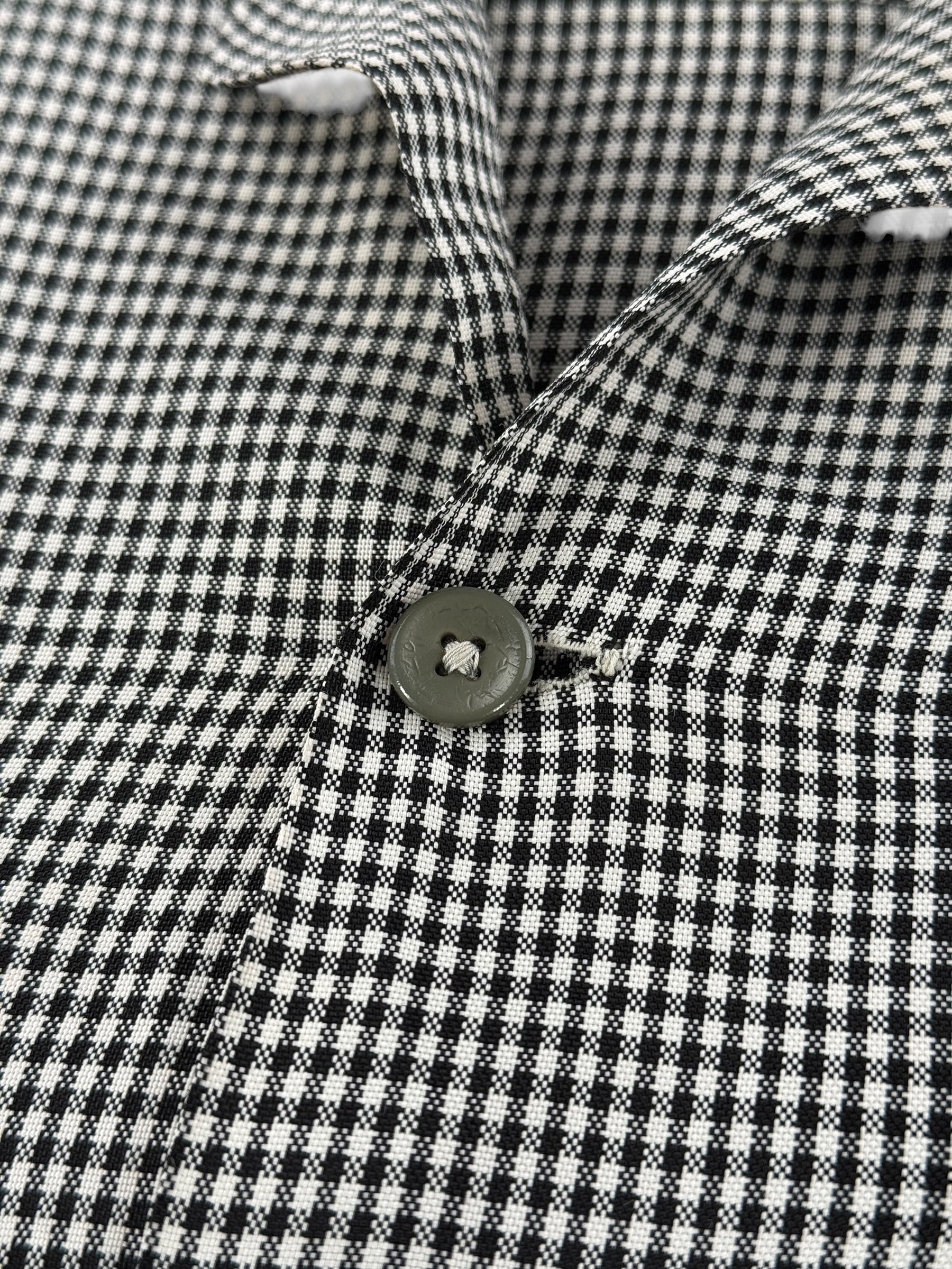 Button on Vintage 1950s Sterling Black and White Rayon Loop Collar Shirt SZ M