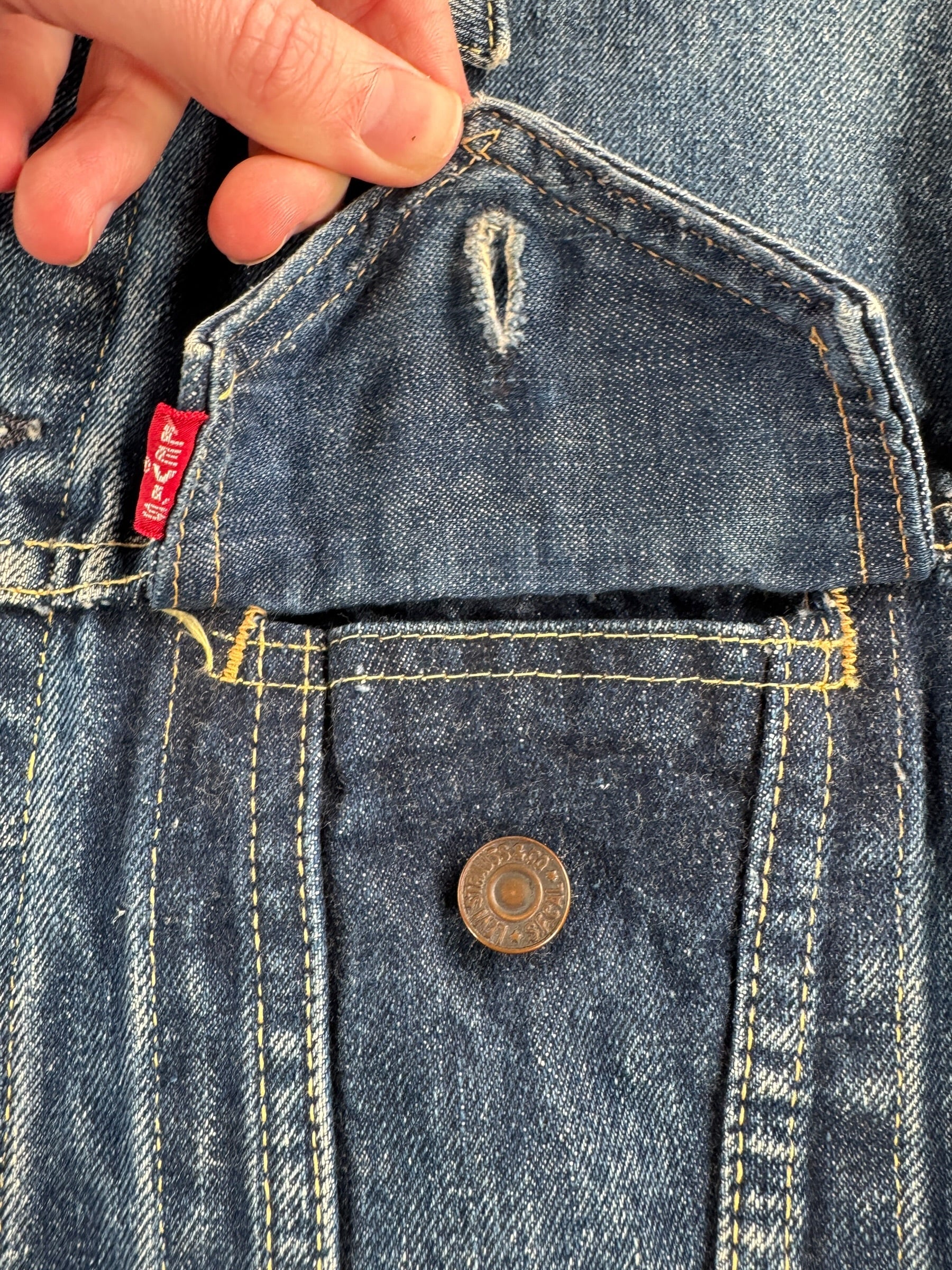 Yellow Thread on Vintage 1960s Era Levis Big E 557 Trucker Jacket SZ 40