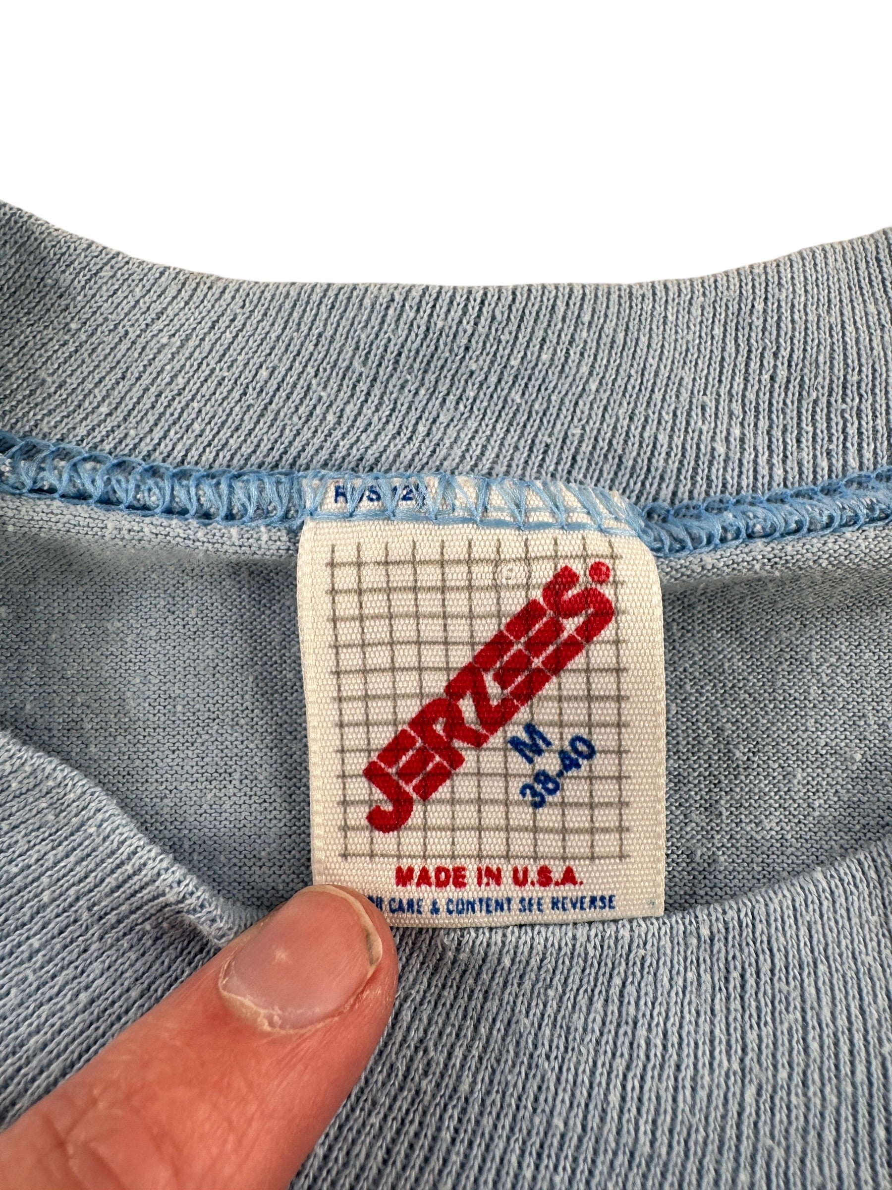 Tag on Vintage Alaska Animal Skiing Tee SZ M (Fits S)
