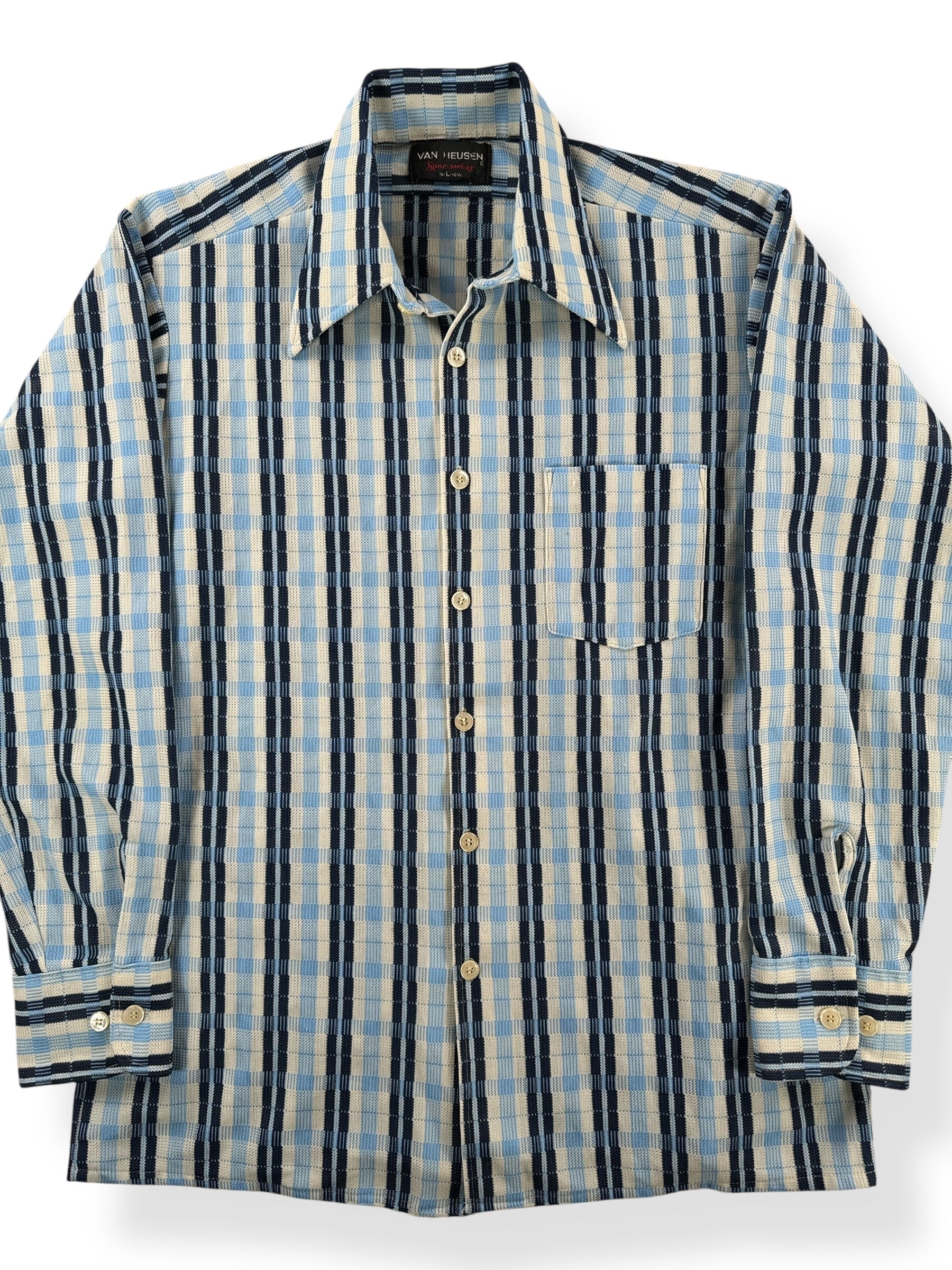 Front Close Up of Vintage 70s Van Heusen Longsleeve Button Up Shirt SZ L