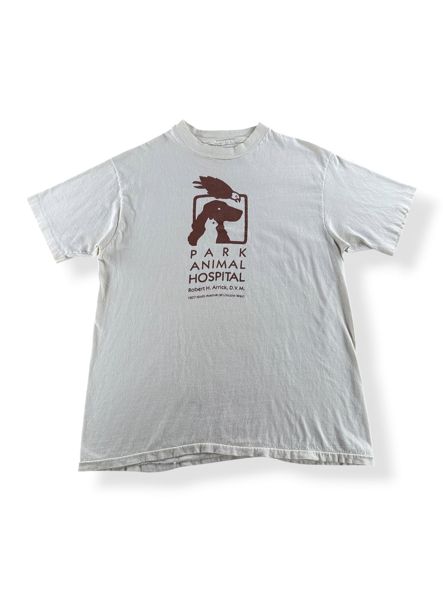 Front of Vintage Park Animal Hospital Tee SZ M