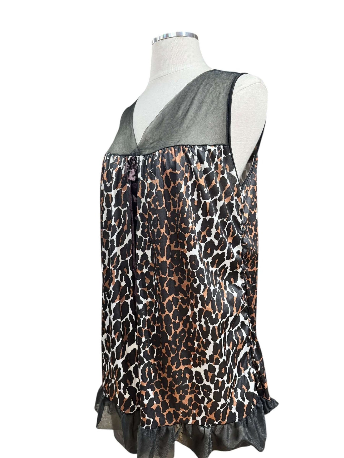 Side view of 1960s Leopard Print Babydoll Nighty L