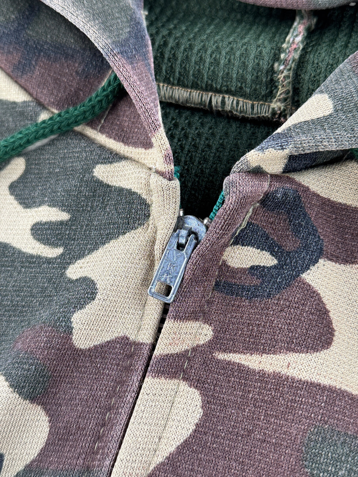 YKK Zipper on Vintage Thermal Lined Woodland Camo Zip Up Hoodie SZ M