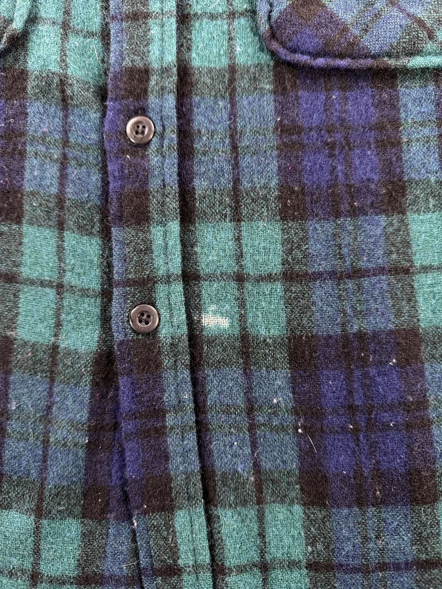 Hole on Vintage Fieldmaster Wool Blend Flannel SZ M