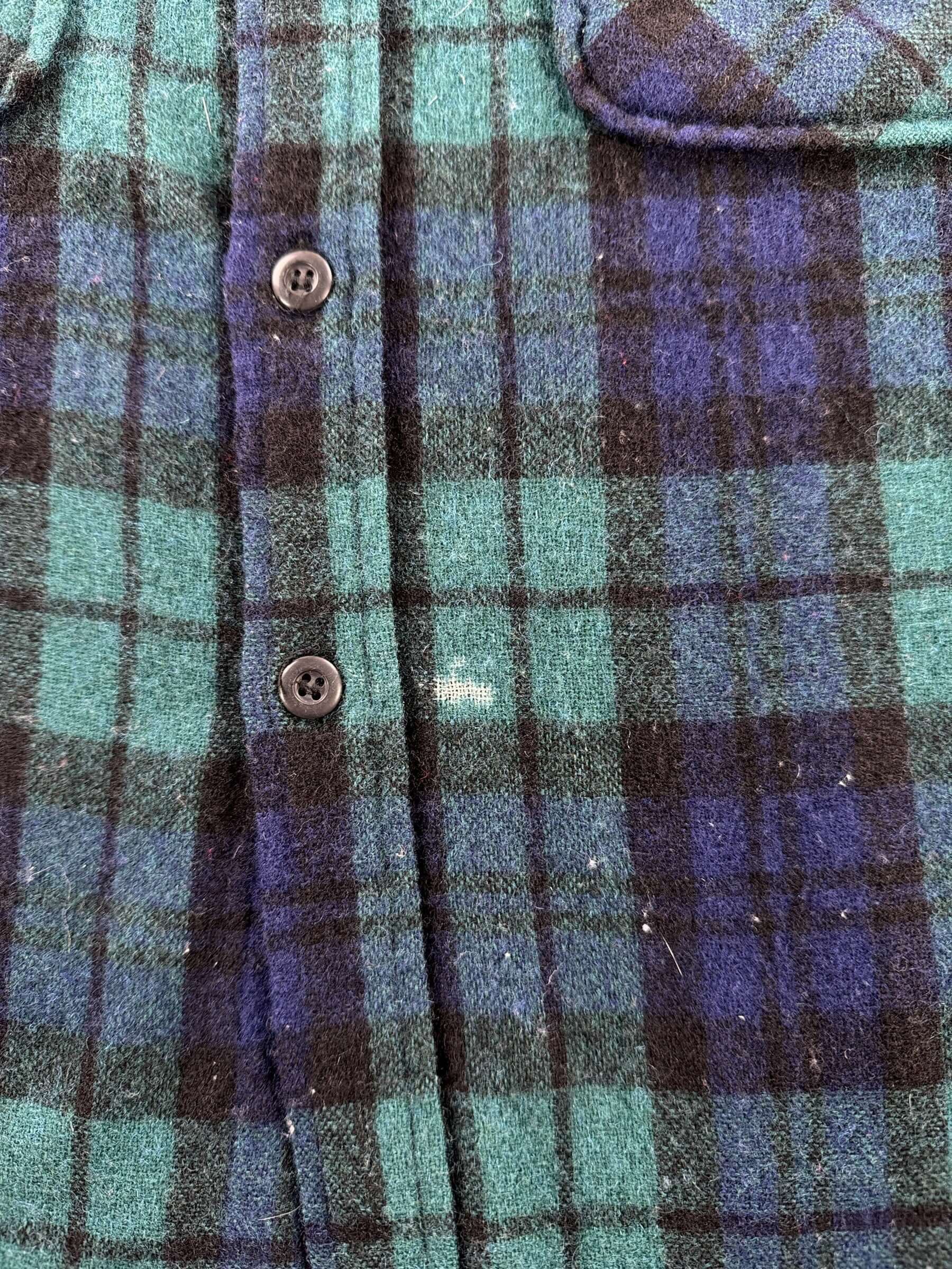 Hole on Vintage Fieldmaster Wool Blend Flannel SZ M