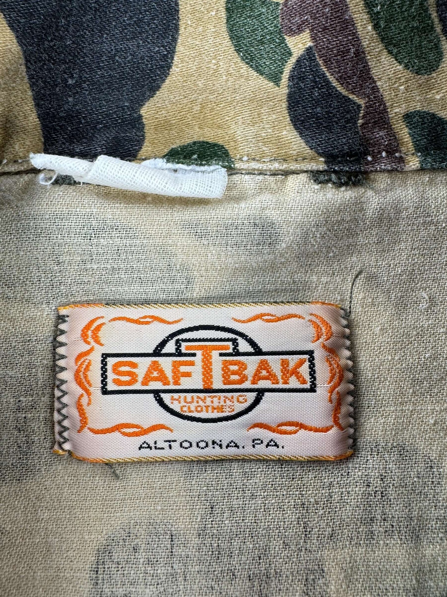 Tag on Vintage Saf-T-Bak Duck Camo Hunting Jacket SZ L