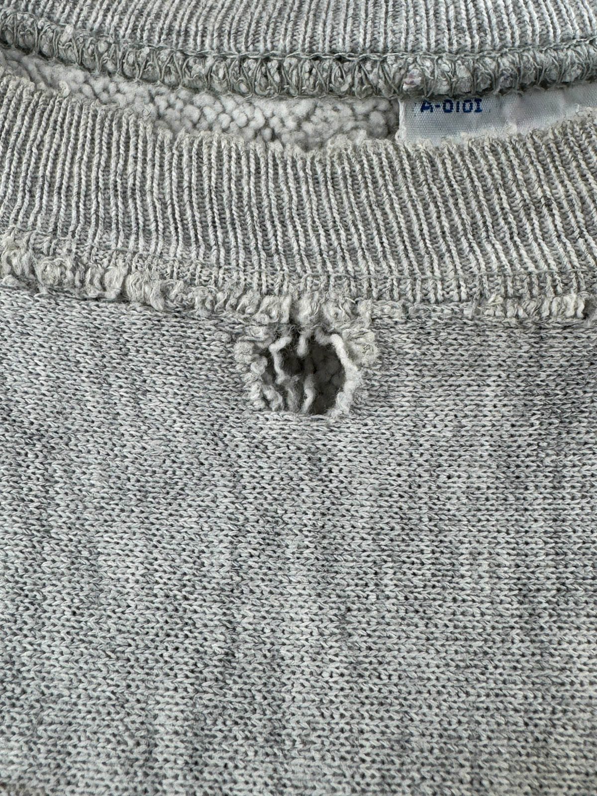 Hole on collar of Vintage Colgate Champion Reverse Weave Crewneck SZ XL (Fits L)