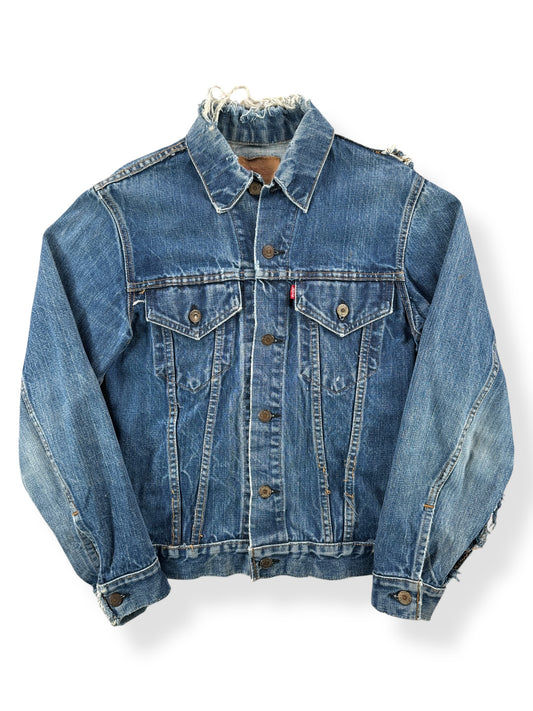 Front of Vintage Distressed Levis 2 Pocket Trucker Jacket SZ XS